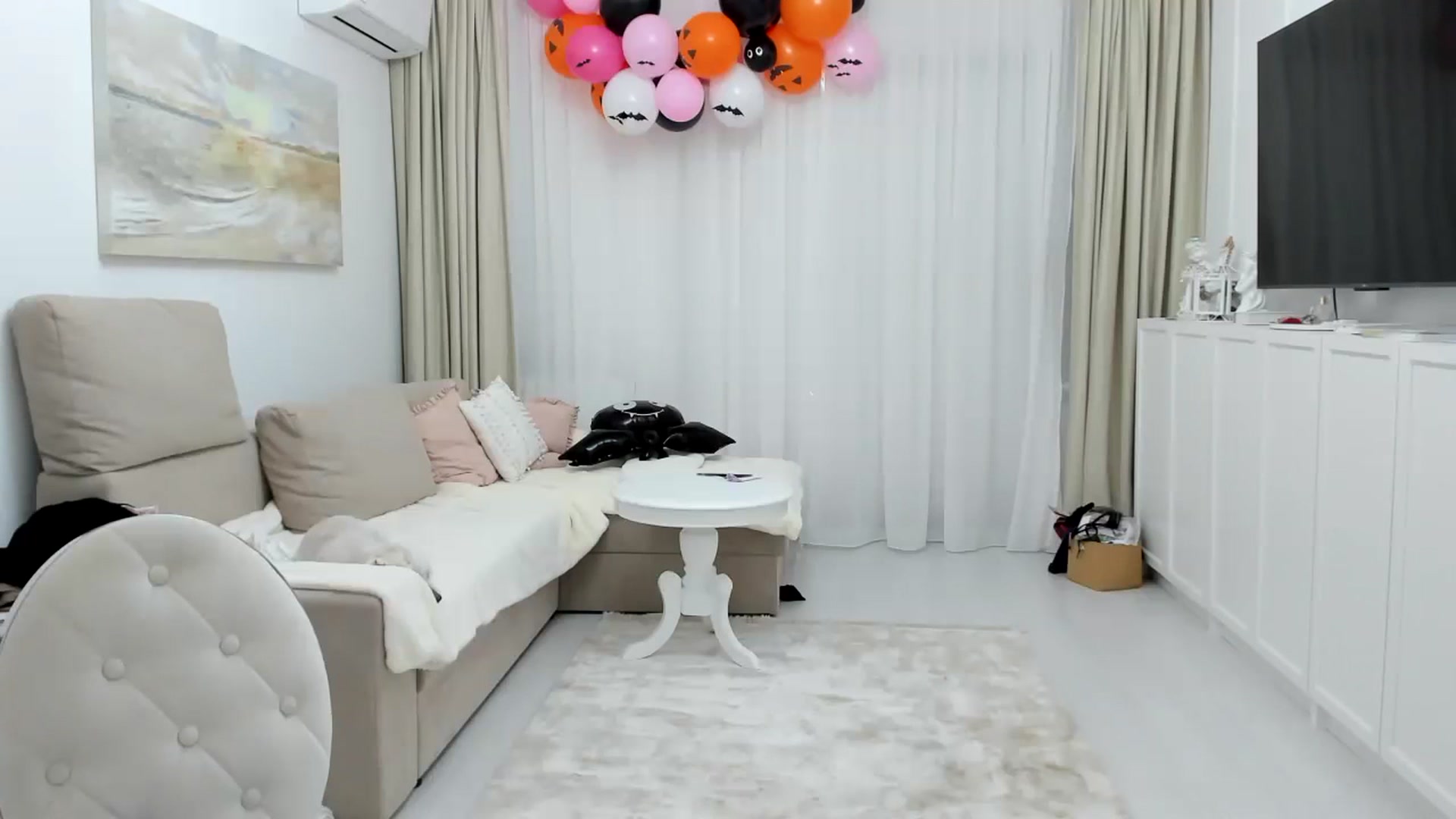 Gallery image thumbnail from Wennndyk's myfreecams stream on, 10/28/2023, 18:40 image 12 of 20