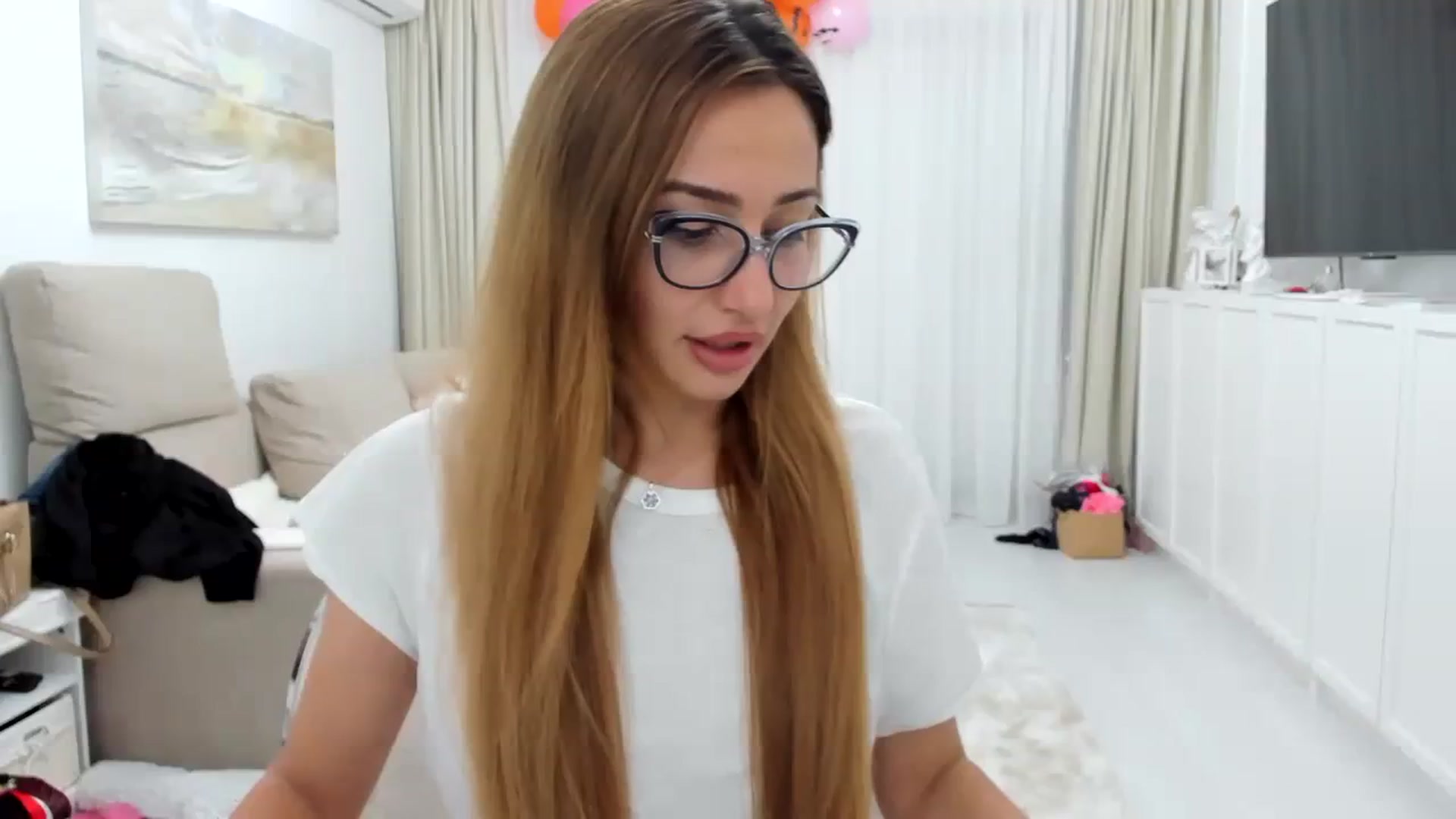 Gallery image thumbnail from Wennndyk's myfreecams stream on, 10/29/2023, 19:08 image 1 of 20