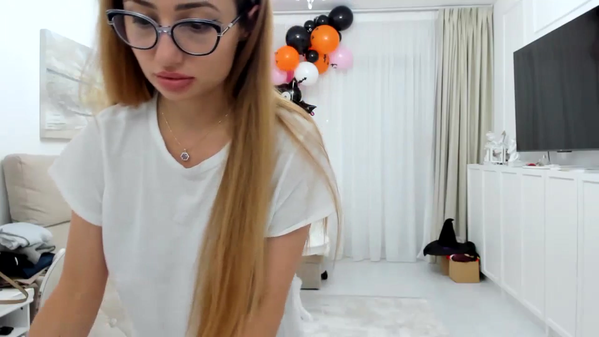 Gallery image thumbnail from Wennndyk's myfreecams stream on, 10/30/2023, 24:03 image 12 of 20