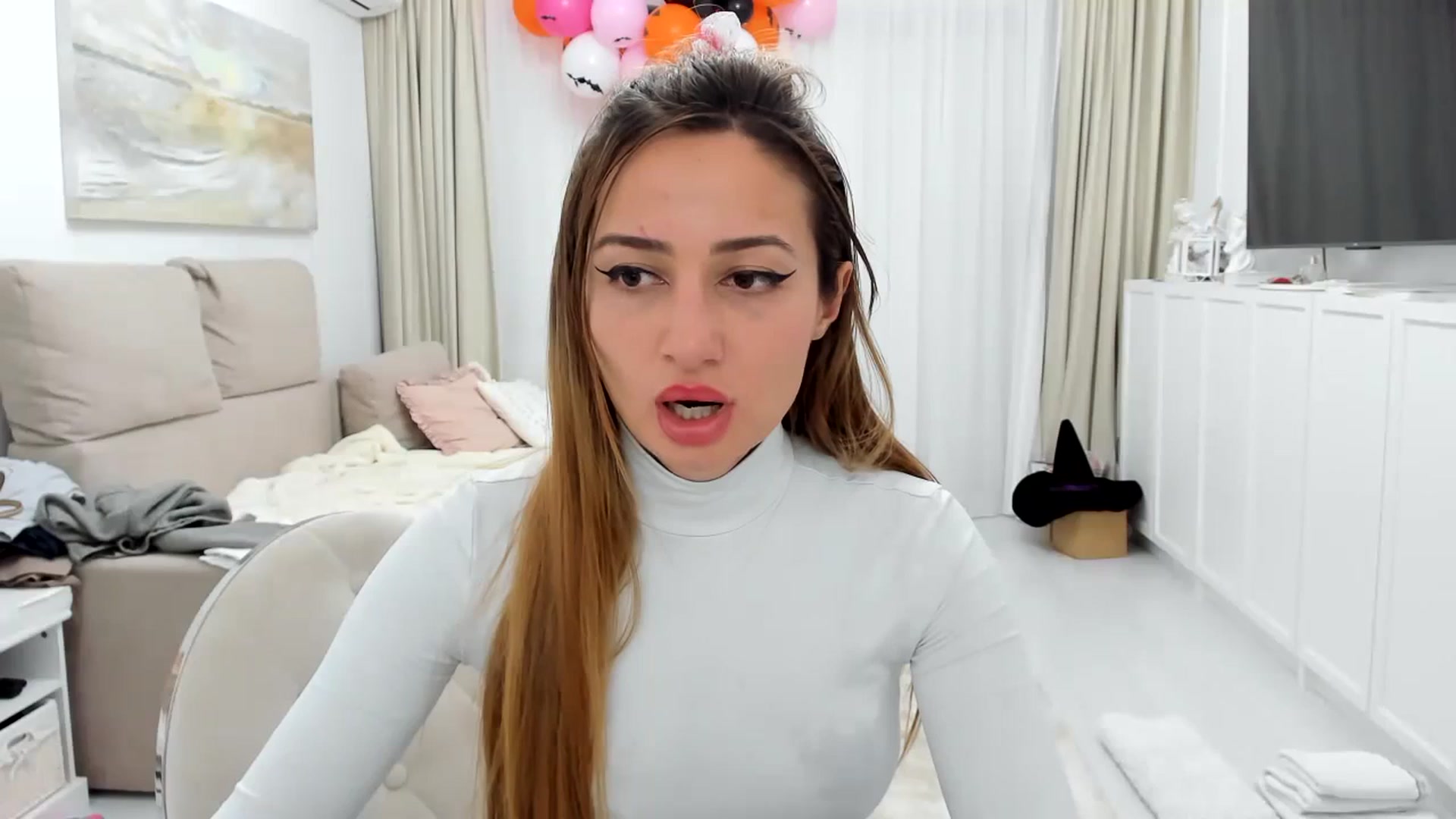Gallery image thumbnail from Wennndyk's myfreecams stream on, 10/31/2023, 23:46 image 9 of 20