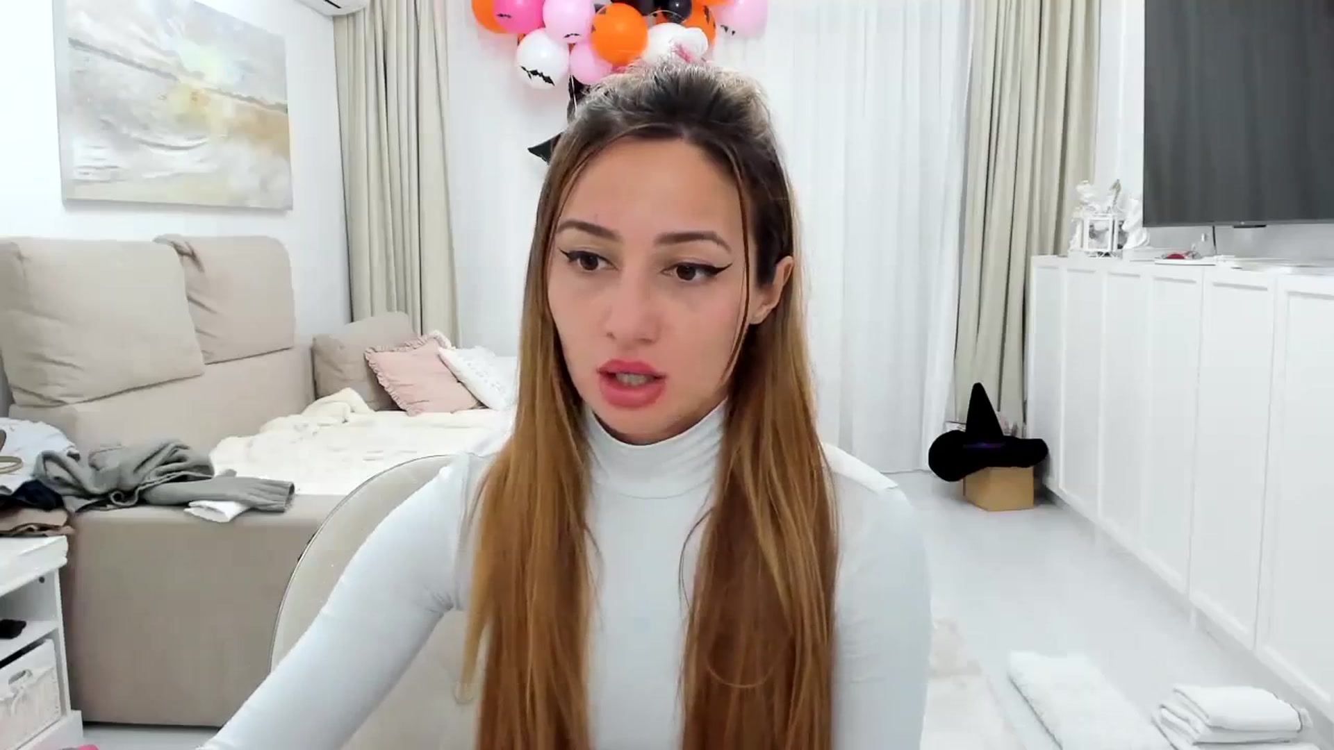 Gallery image thumbnail from Wennndyk's myfreecams stream on, 10/31/2023, 23:46 image 7 of 20