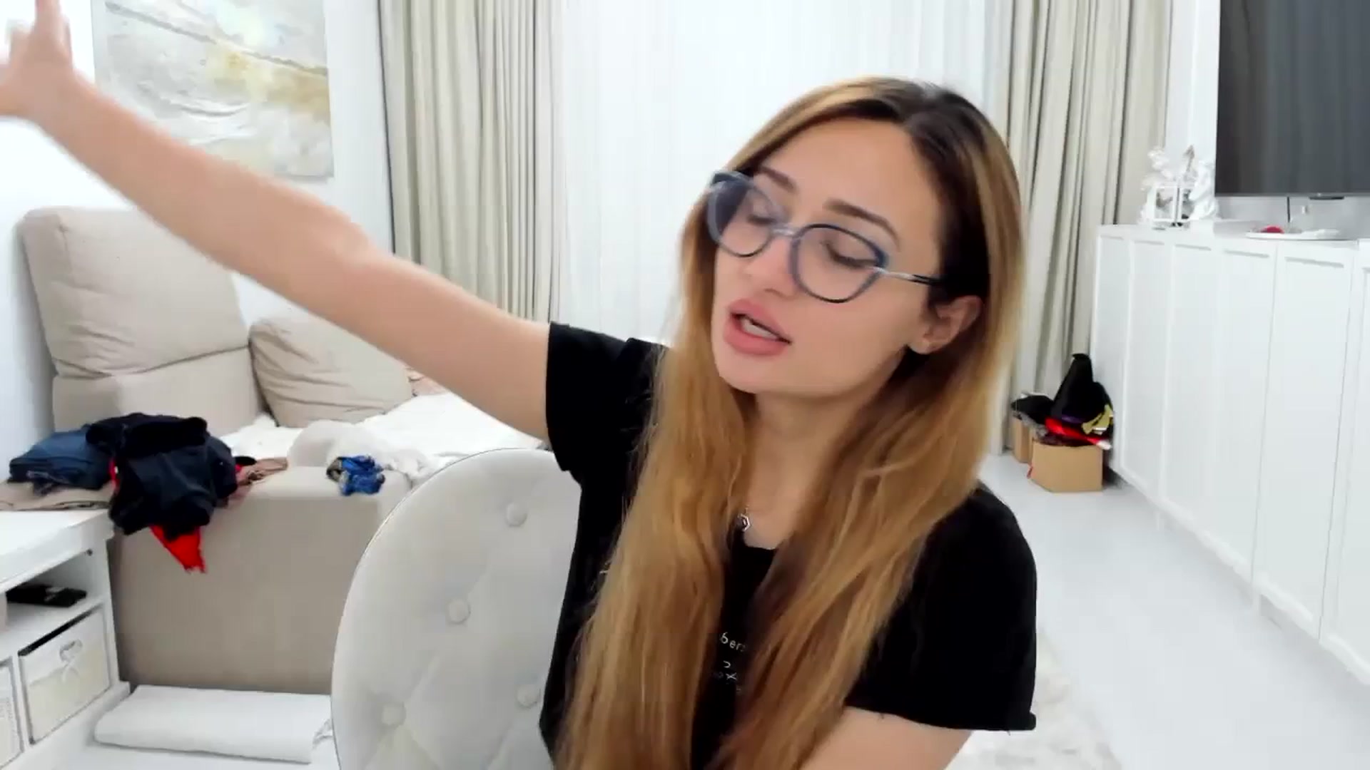 Gallery image thumbnail from Wennndyk's myfreecams stream on, 11/05/2023, 23:51 image 1 of 20