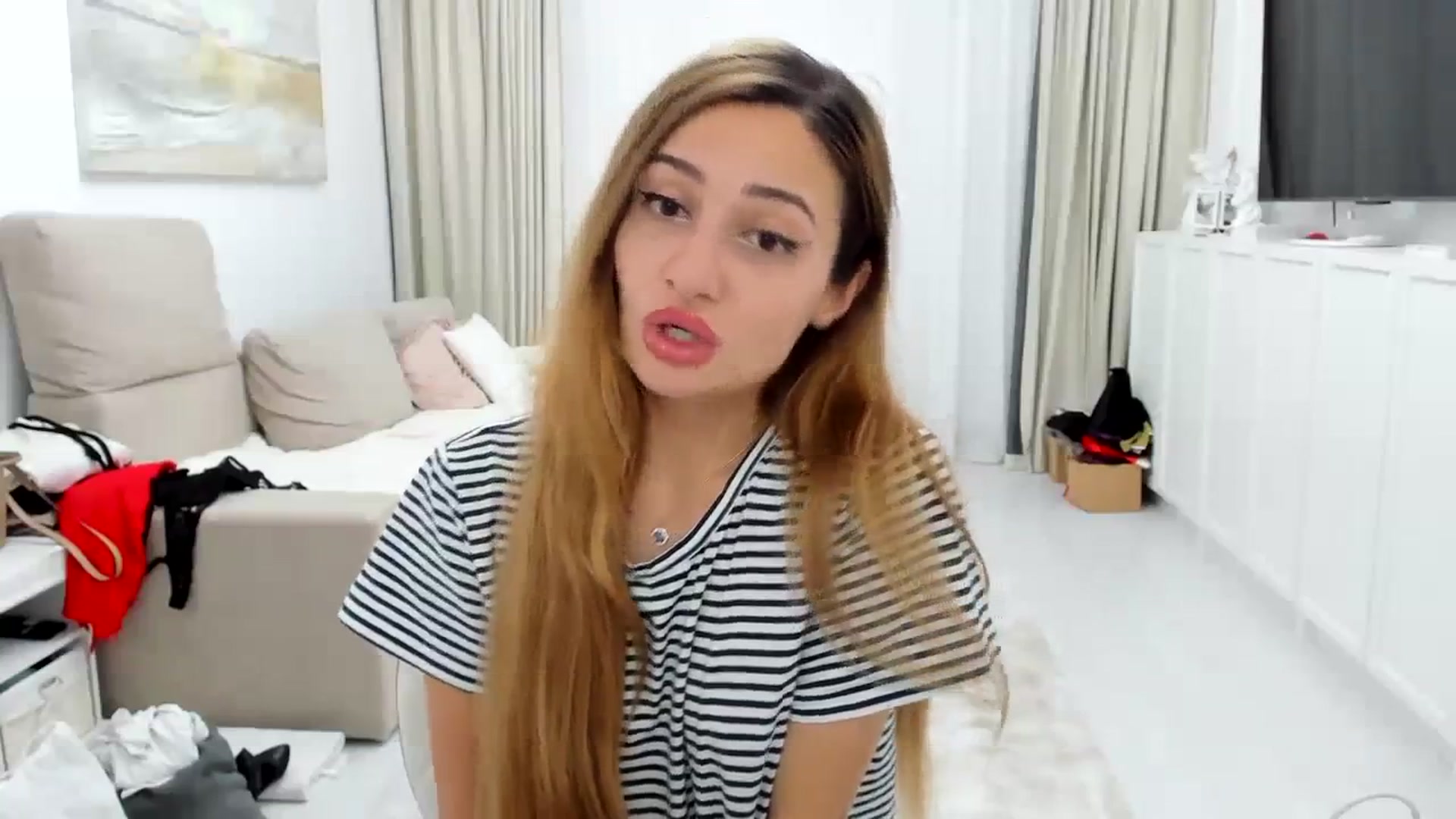 Gallery image thumbnail from Wennndyk's myfreecams stream on, 11/07/2023, 22:16 image 14 of 20