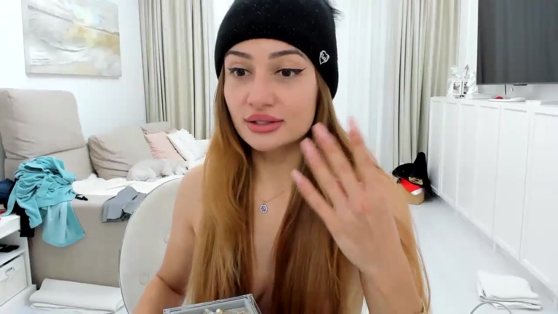 Gallery image thumbnail from Wennndyk's myfreecams stream on, 11/12/2023, 02:17 image 8 of 20
