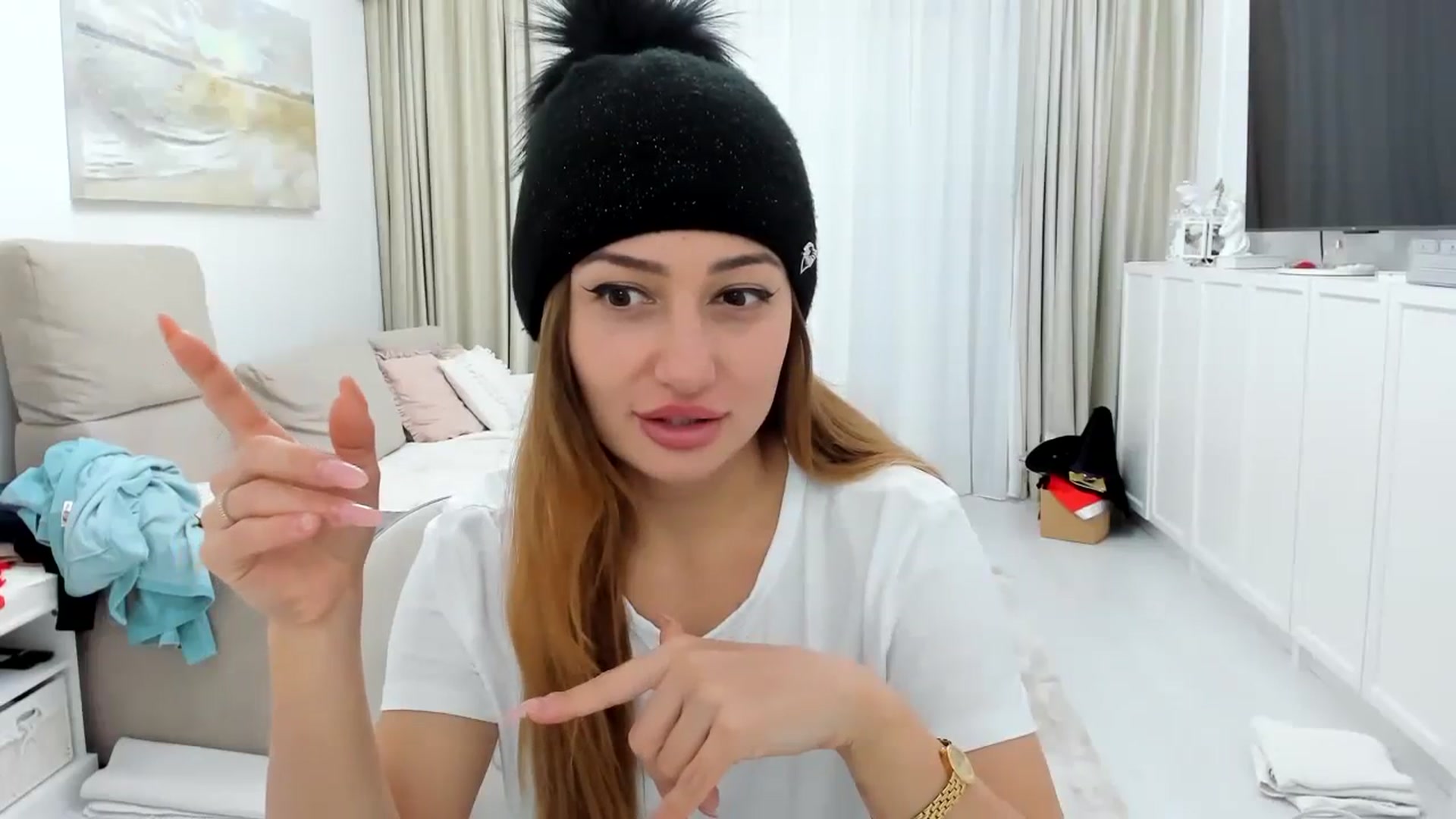 Gallery image thumbnail from Wennndyk's myfreecams stream on, 11/12/2023, 02:17 image 19 of 20