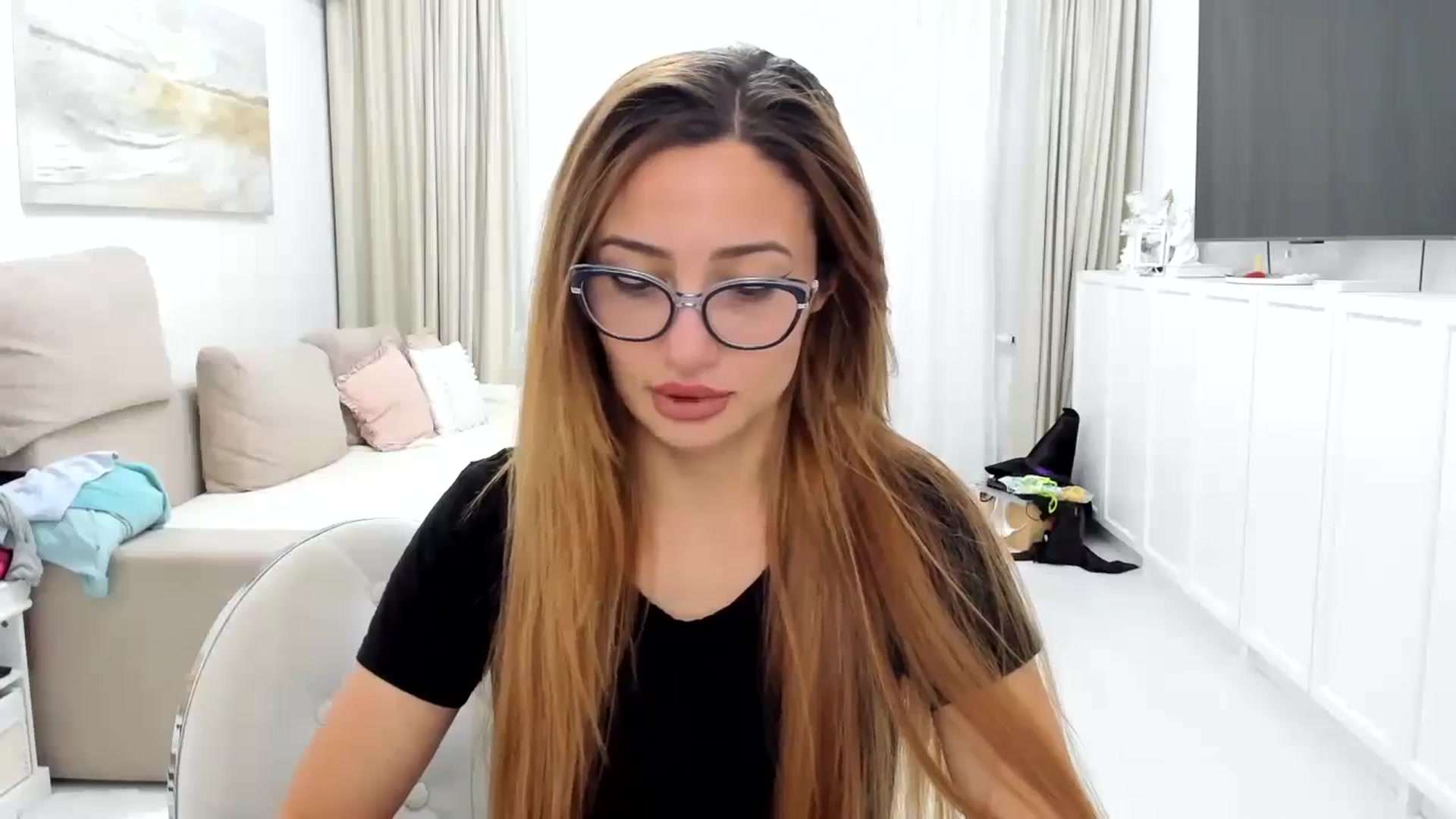 Gallery image thumbnail from Wennndyk's myfreecams stream on, 11/19/2023, 14:08 image 12 of 20