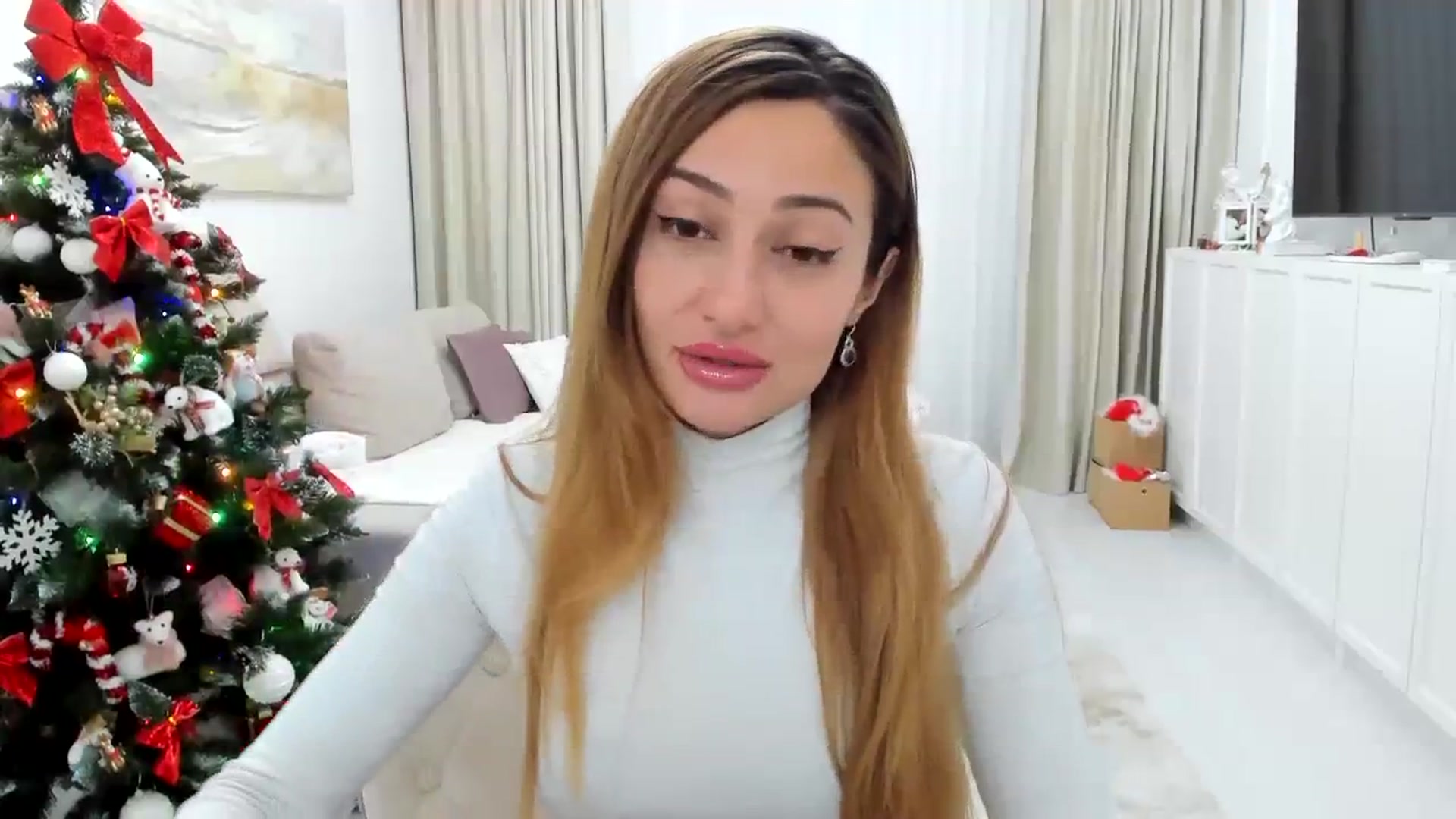 Gallery image thumbnail from Wennndyk's myfreecams stream on, 11/26/2023, 22:59 image 9 of 20