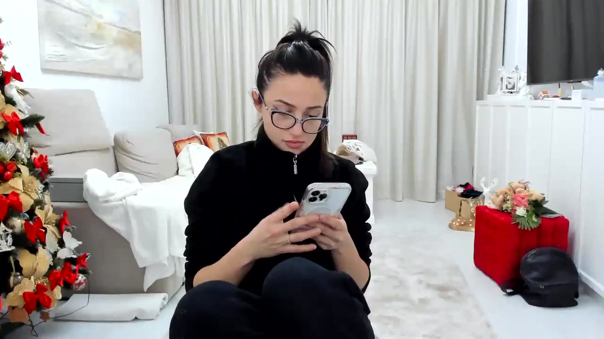 Gallery image thumbnail from Wennndyk's myfreecams stream on, 12/20/2023, 24:18 image 8 of 20