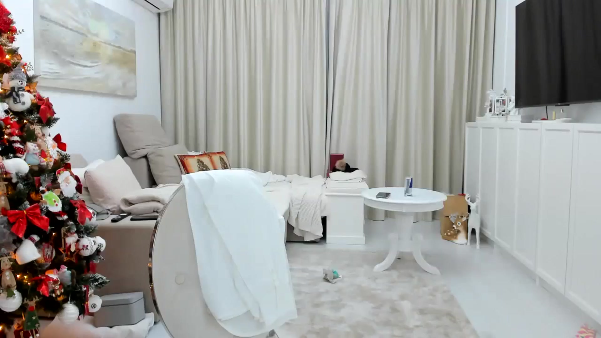 Gallery image thumbnail from Wennndyk's myfreecams stream on, 12/23/2023, 19:12 image 5 of 20