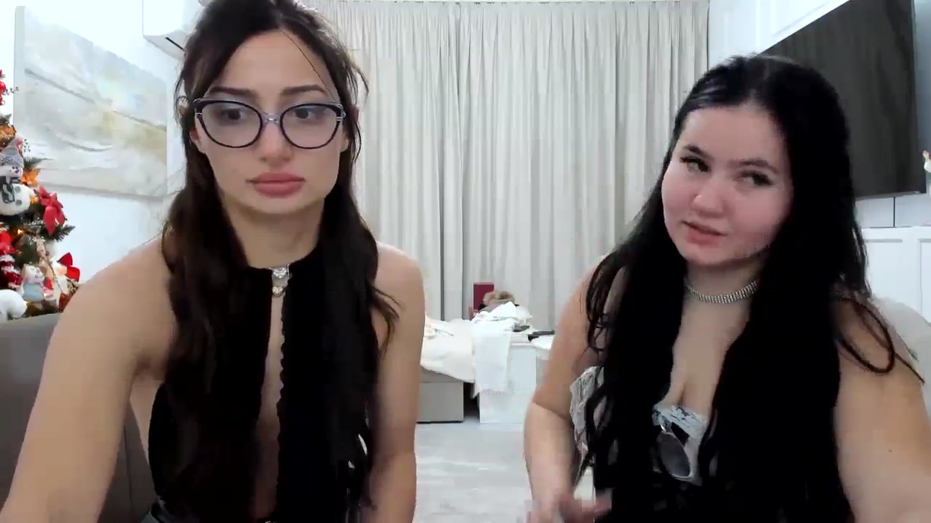Gallery image thumbnail from Wennndyk's myfreecams stream on, 12/24/2023, 24:03 image 11 of 20