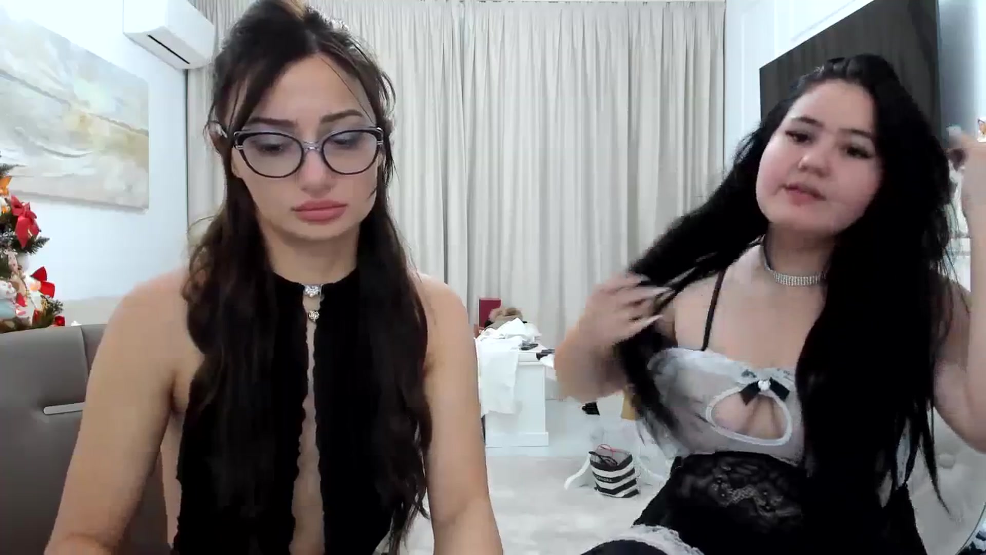 Gallery image thumbnail from Wennndyk's myfreecams stream on, 12/24/2023, 24:03 image 13 of 20