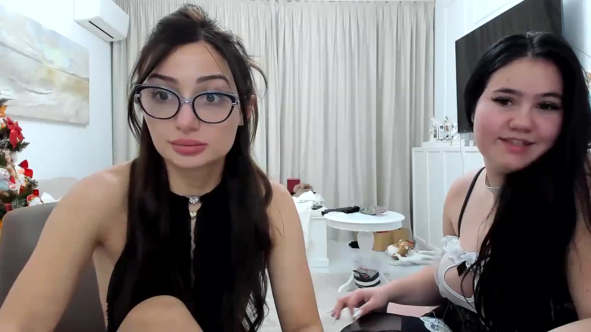 Gallery image thumbnail from Wennndyk's myfreecams stream on, 12/24/2023, 24:55 image 12 of 20