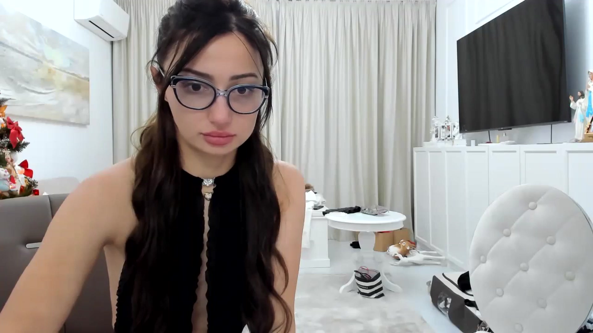 Gallery image thumbnail from Wennndyk's myfreecams stream on, 12/24/2023, 24:55 image 9 of 20