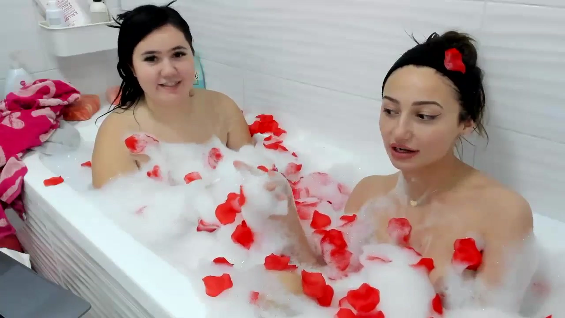 Gallery image thumbnail from Wennndyk's myfreecams stream on, 12/25/2023, 17:06 image 12 of 20
