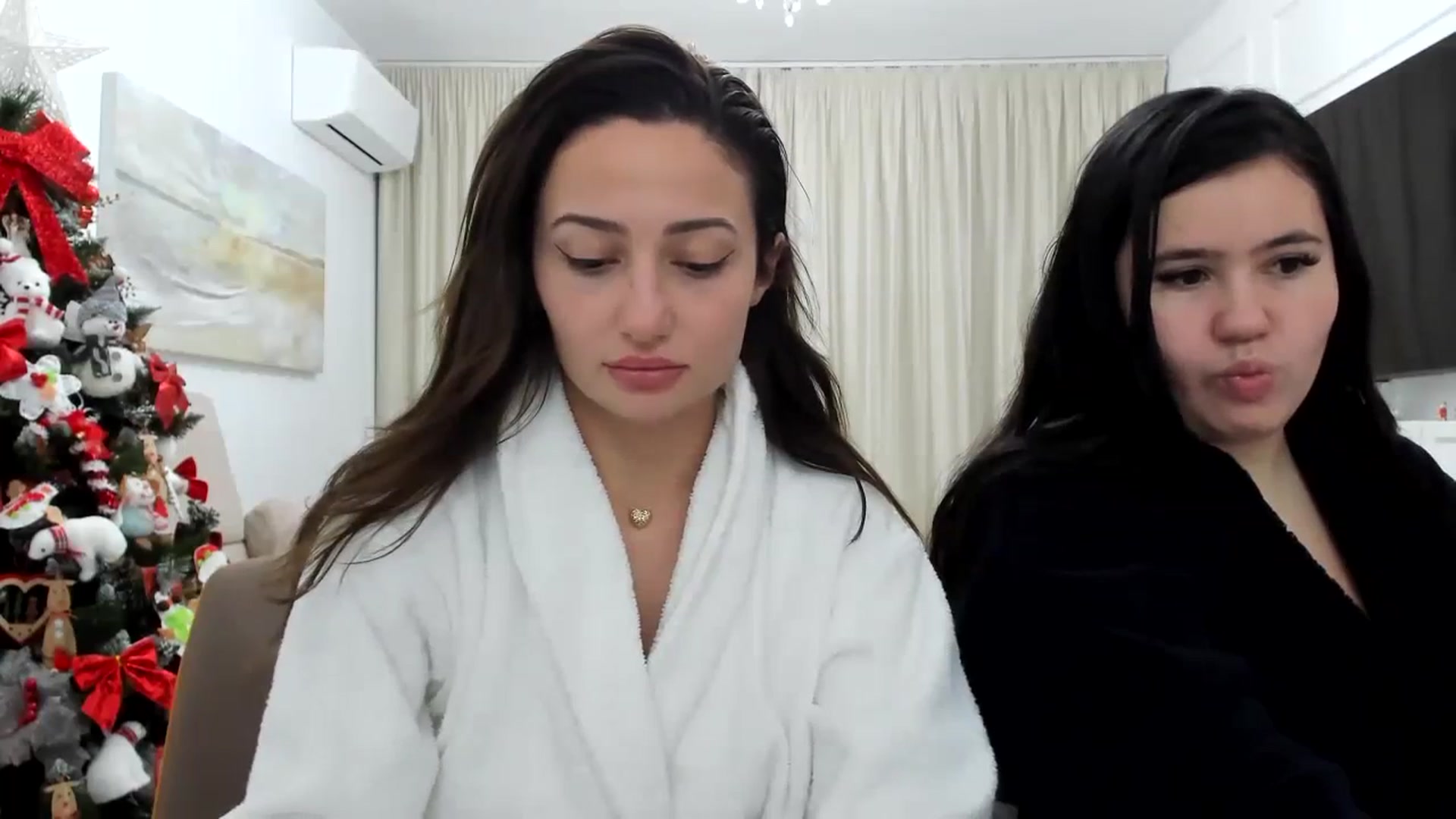 Gallery image thumbnail from Wennndyk's myfreecams stream on, 12/25/2023, 17:06 image 19 of 20