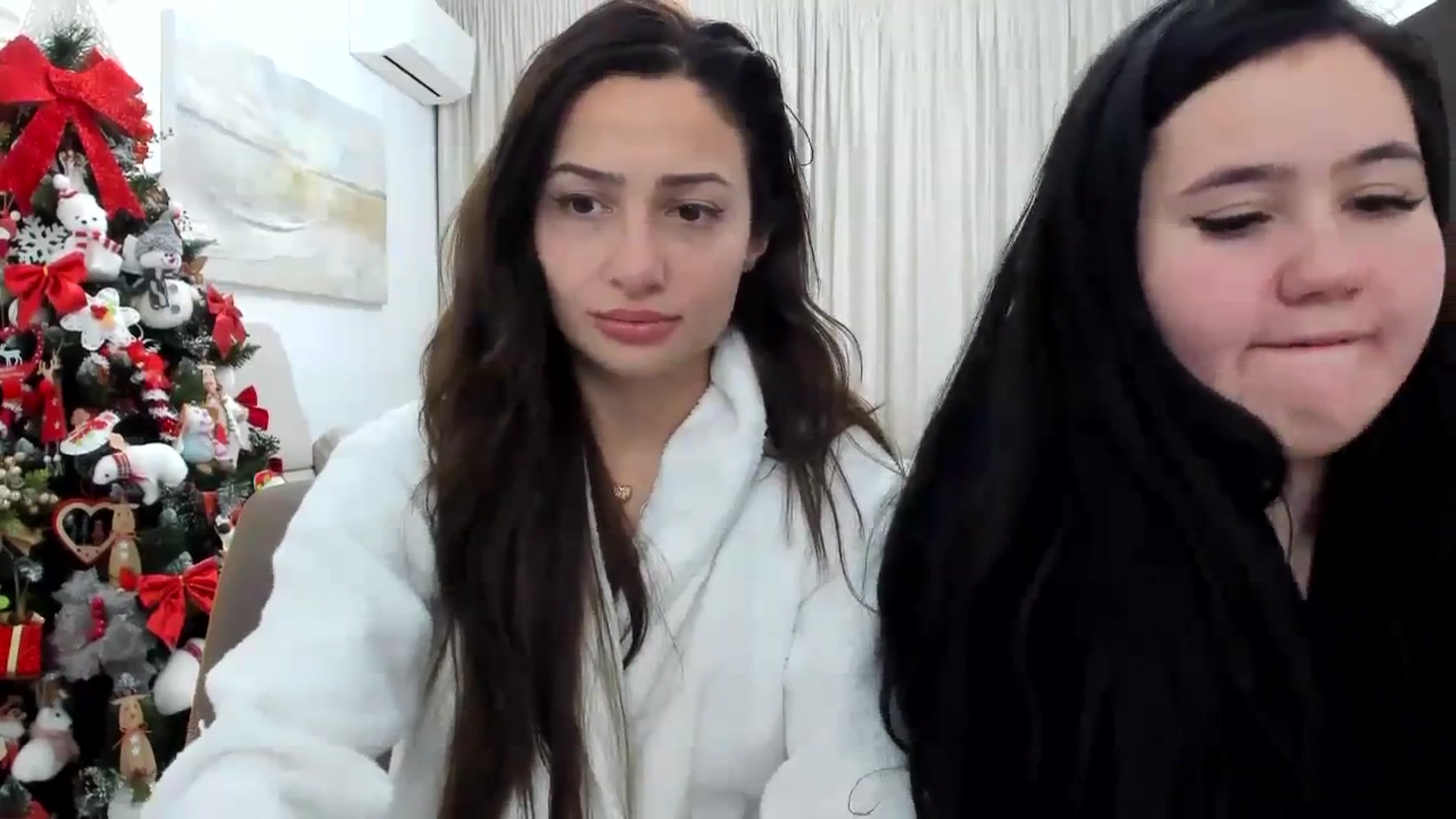 Gallery image thumbnail from Wennndyk's myfreecams stream on, 12/25/2023, 17:51 image 10 of 20