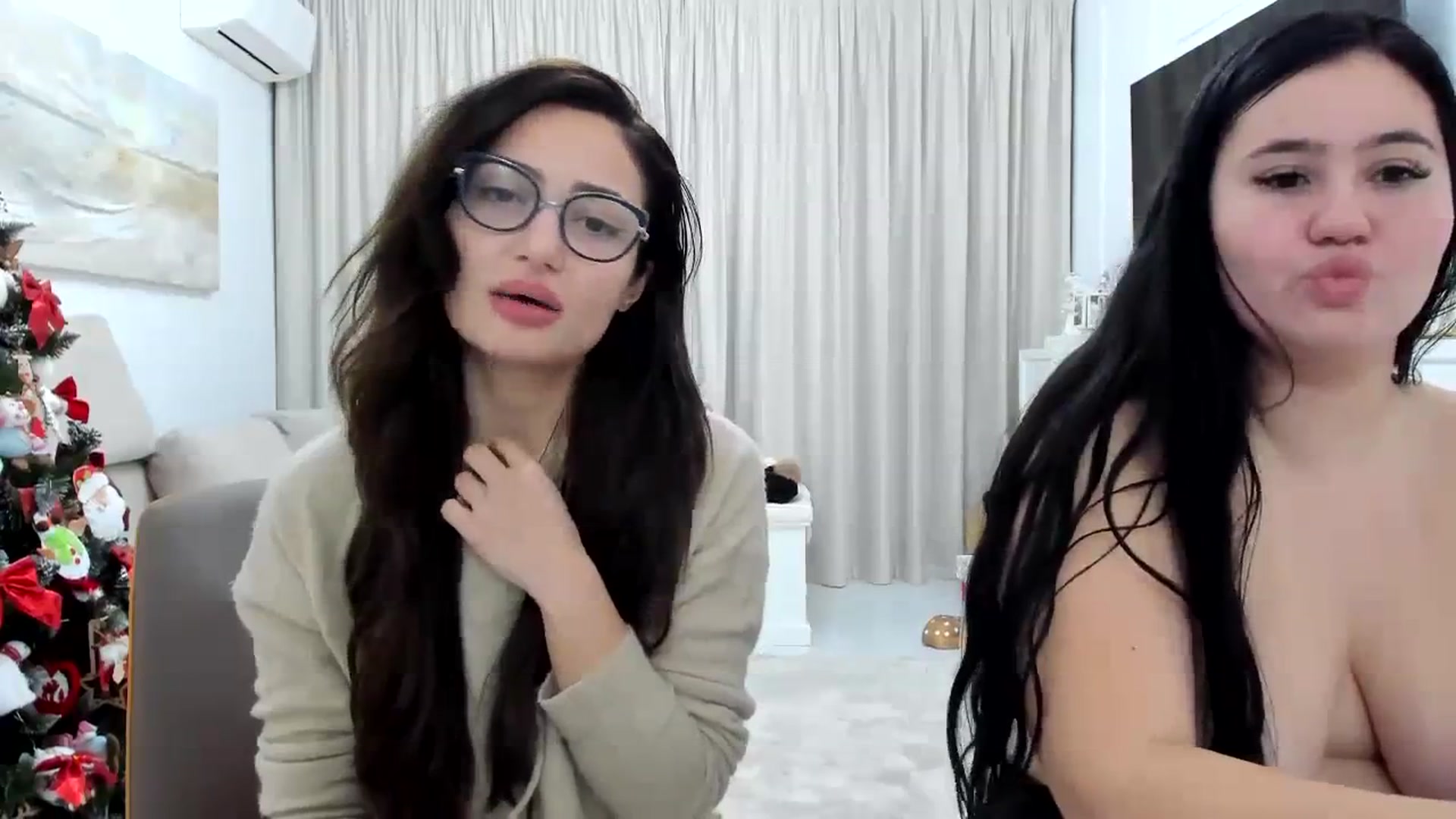 Gallery image thumbnail from Wennndyk's myfreecams stream on, 12/25/2023, 22:36 image 7 of 20