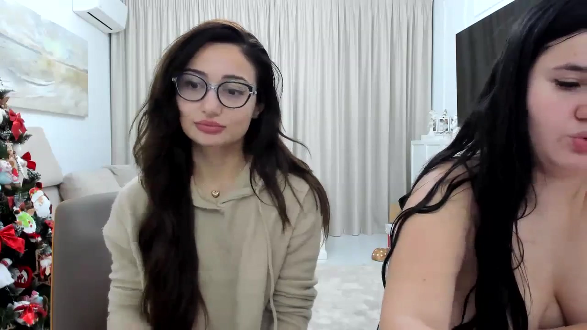 Gallery image thumbnail from Wennndyk's myfreecams stream on, 12/25/2023, 22:36 image 3 of 20