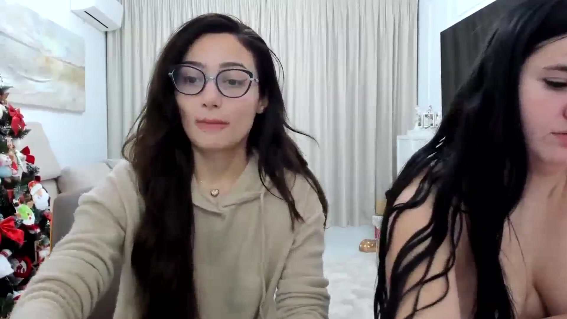 Gallery image thumbnail from Wennndyk's myfreecams stream on, 12/25/2023, 22:36 image 2 of 20