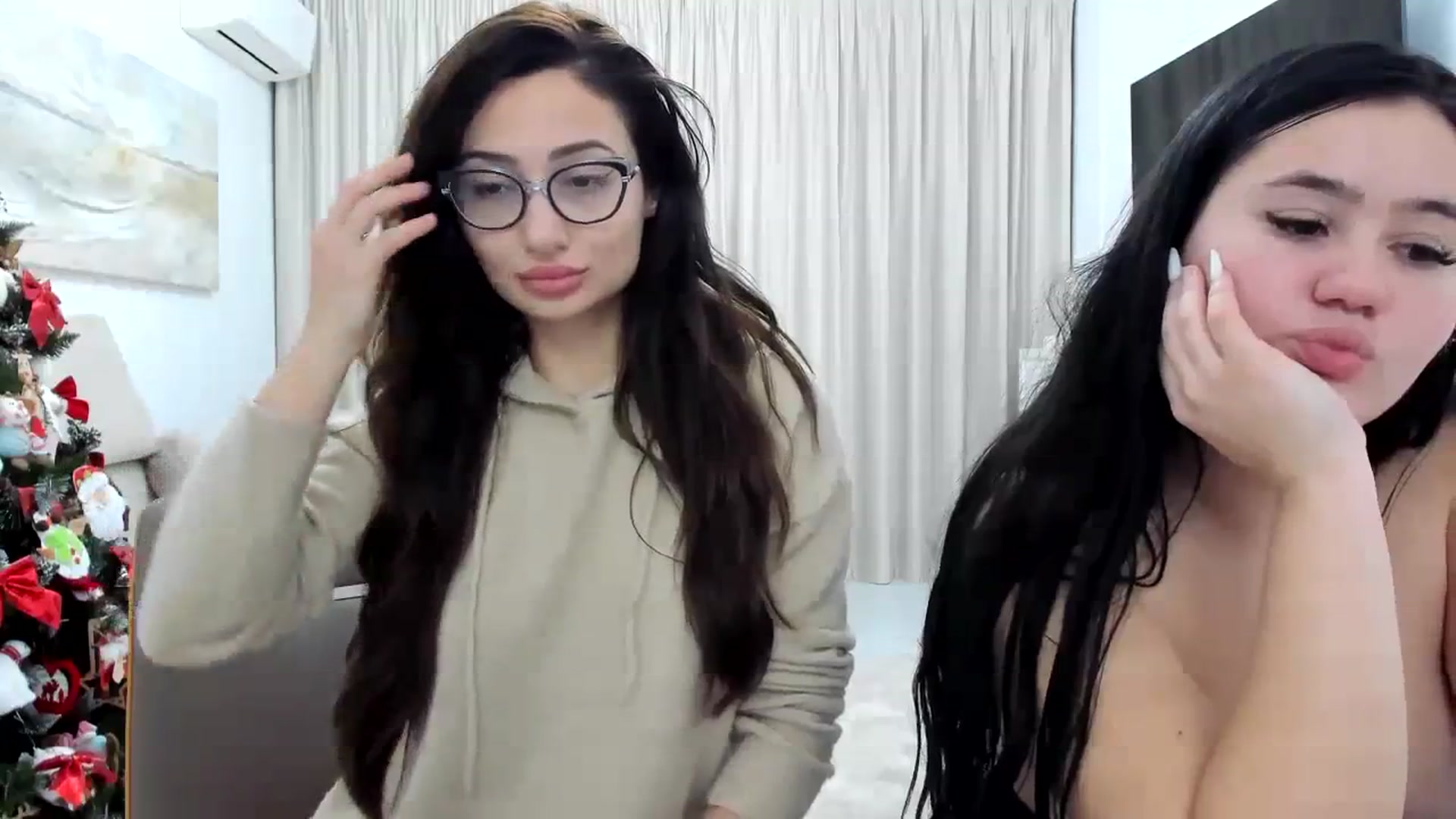 Gallery image thumbnail from Wennndyk's myfreecams stream on, 12/25/2023, 22:36 image 13 of 20