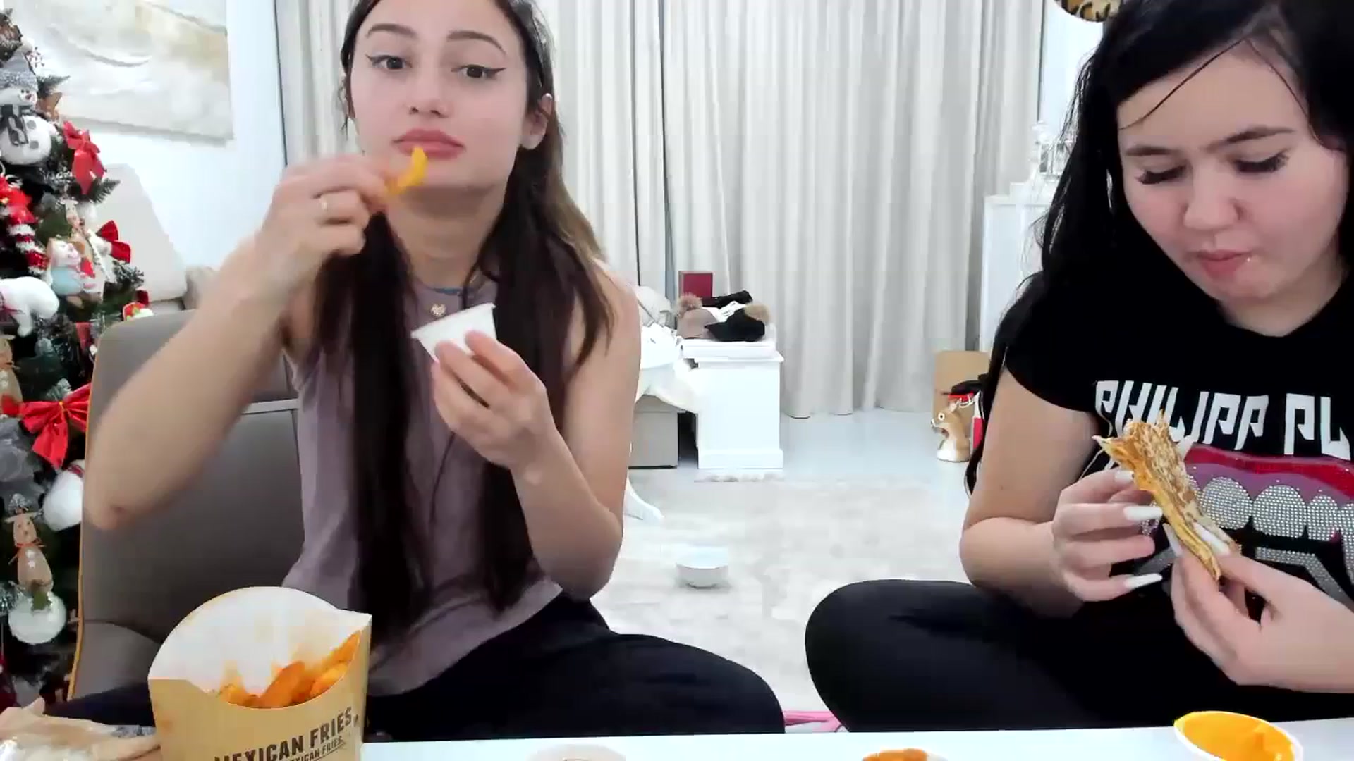 Gallery image thumbnail from Wennndyk's myfreecams stream on, 12/26/2023, 18:06 image 3 of 20