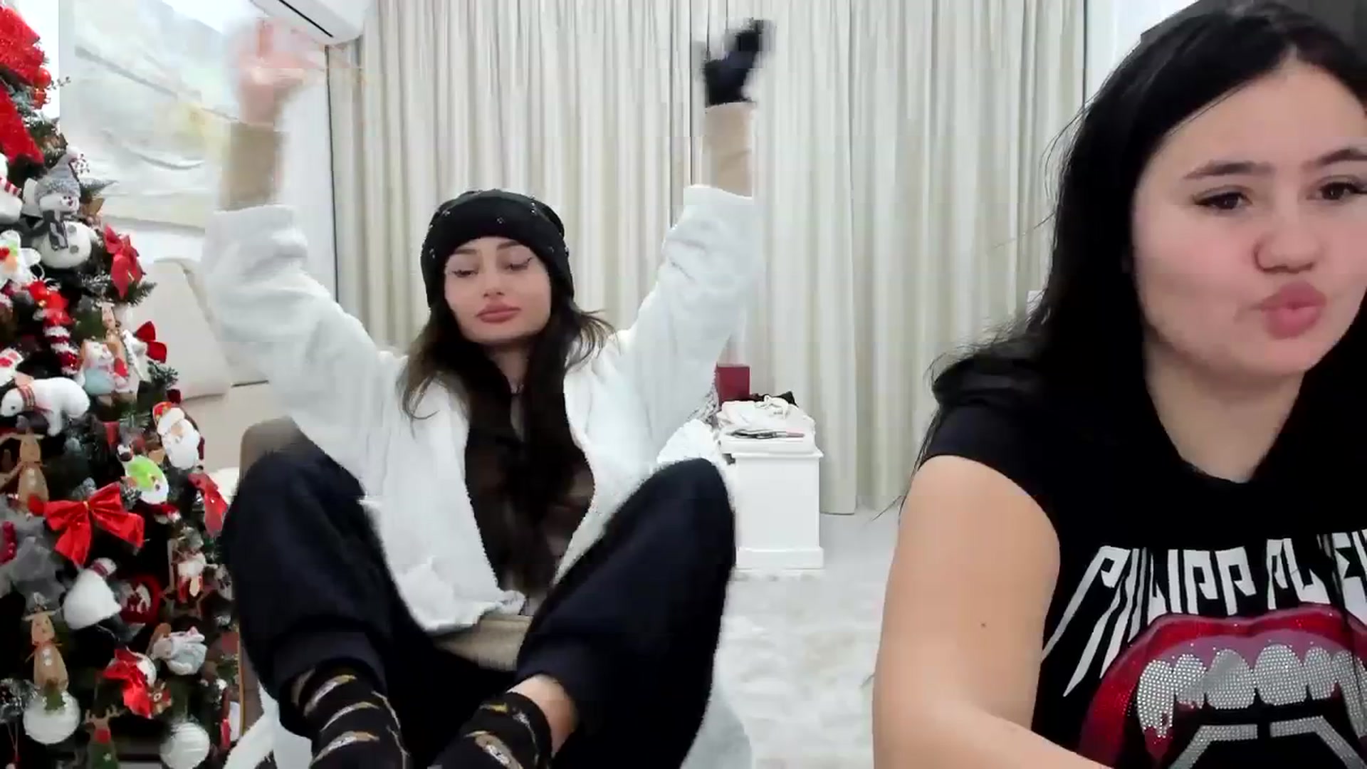 Gallery image thumbnail from Wennndyk's myfreecams stream on, 12/26/2023, 23:55 image 3 of 20