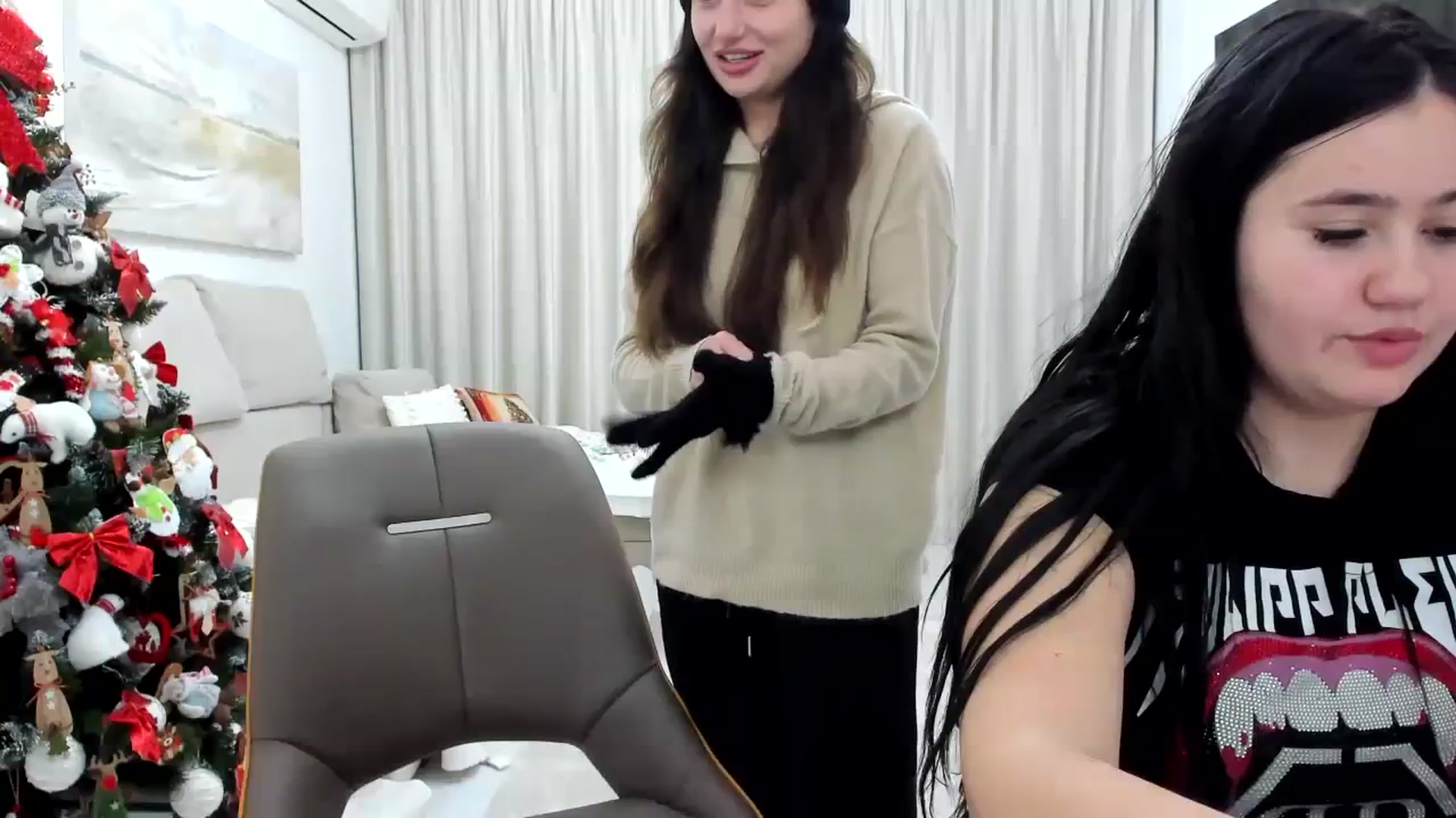 Gallery image thumbnail from Wennndyk's myfreecams stream on, 12/26/2023, 23:55 image 1 of 20