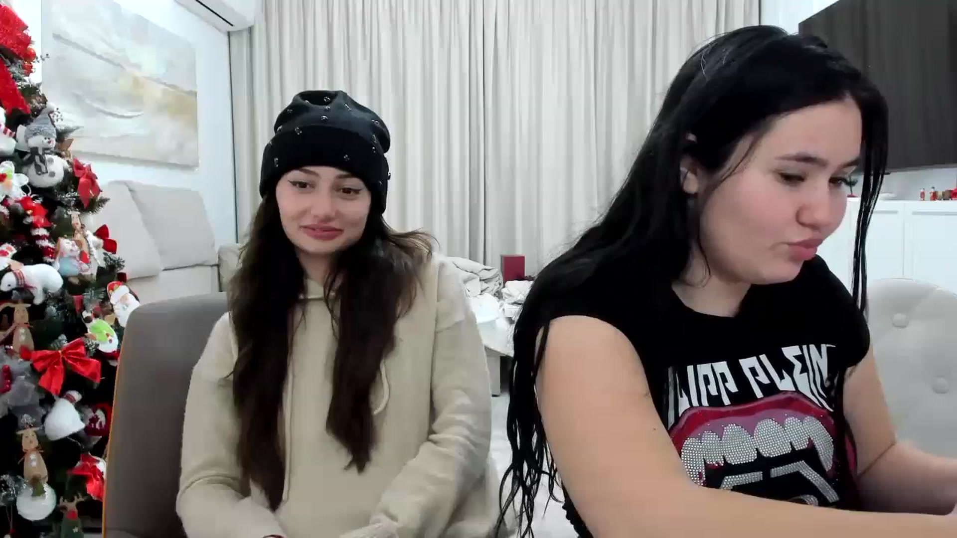 Gallery image thumbnail from Wennndyk's myfreecams stream on, 12/27/2023, 24:19 image 1 of 20