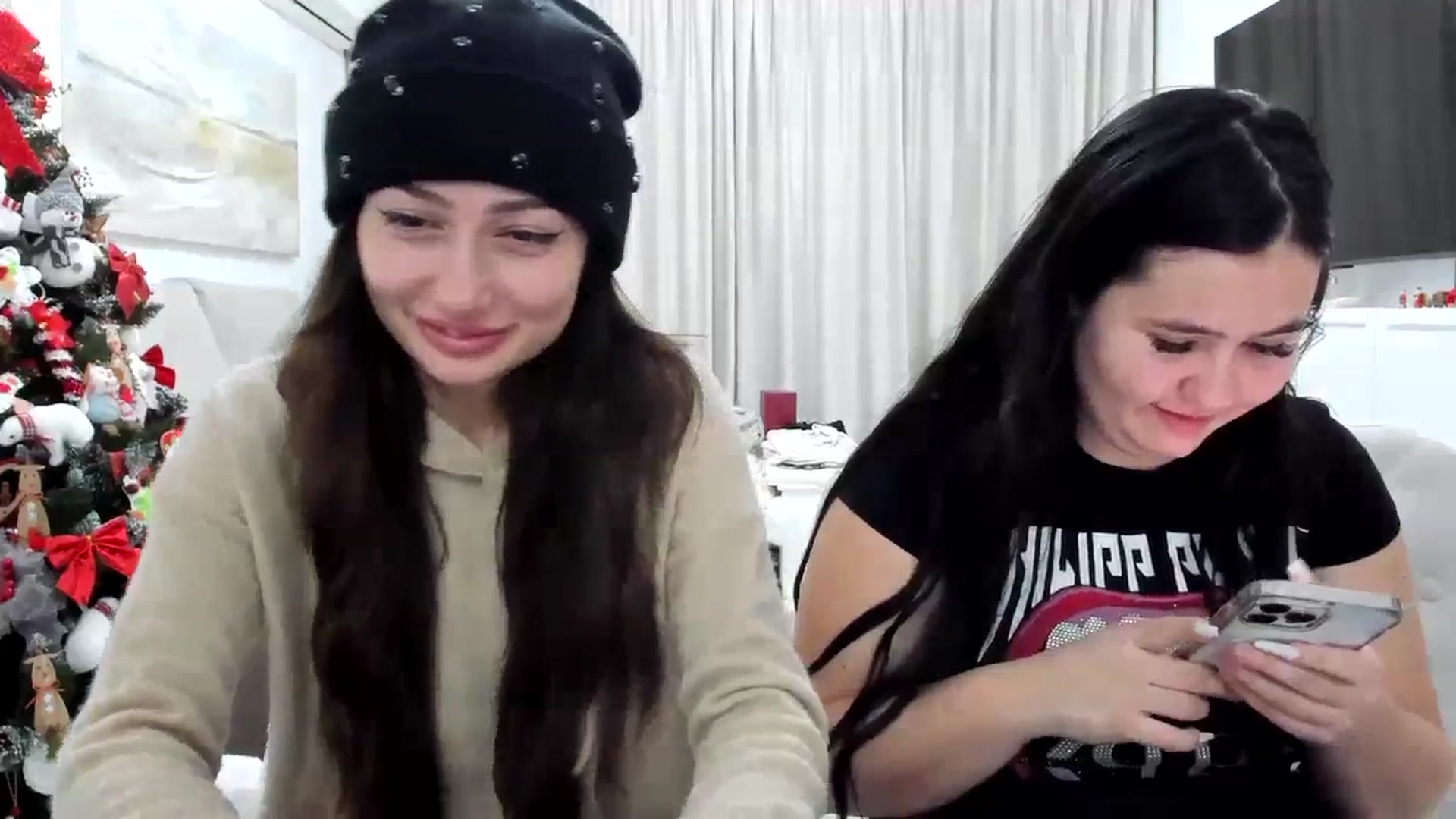 Gallery image thumbnail from Wennndyk's myfreecams stream on, 12/27/2023, 24:19 image 14 of 20