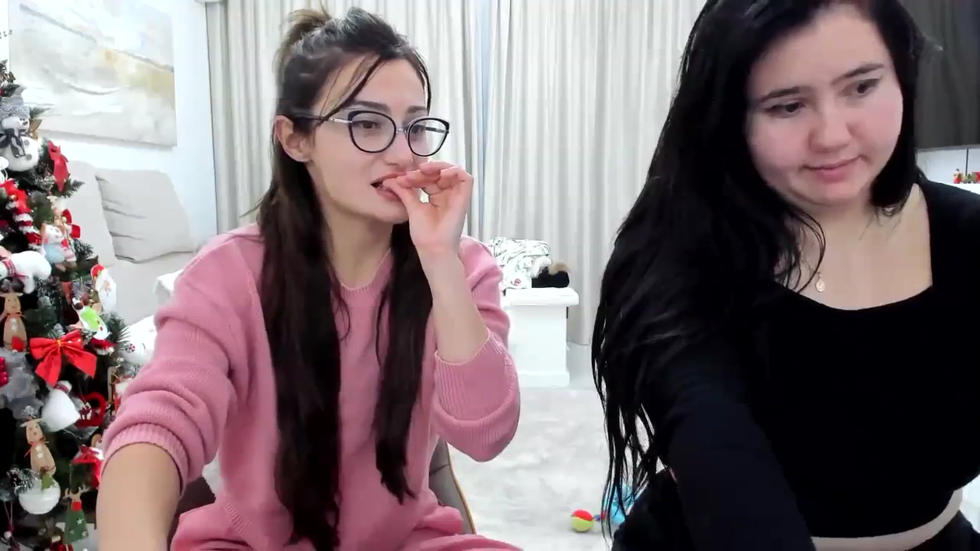 Gallery image thumbnail from Wennndyk's myfreecams stream on, 01/04/2024, 21:41 image 13 of 20