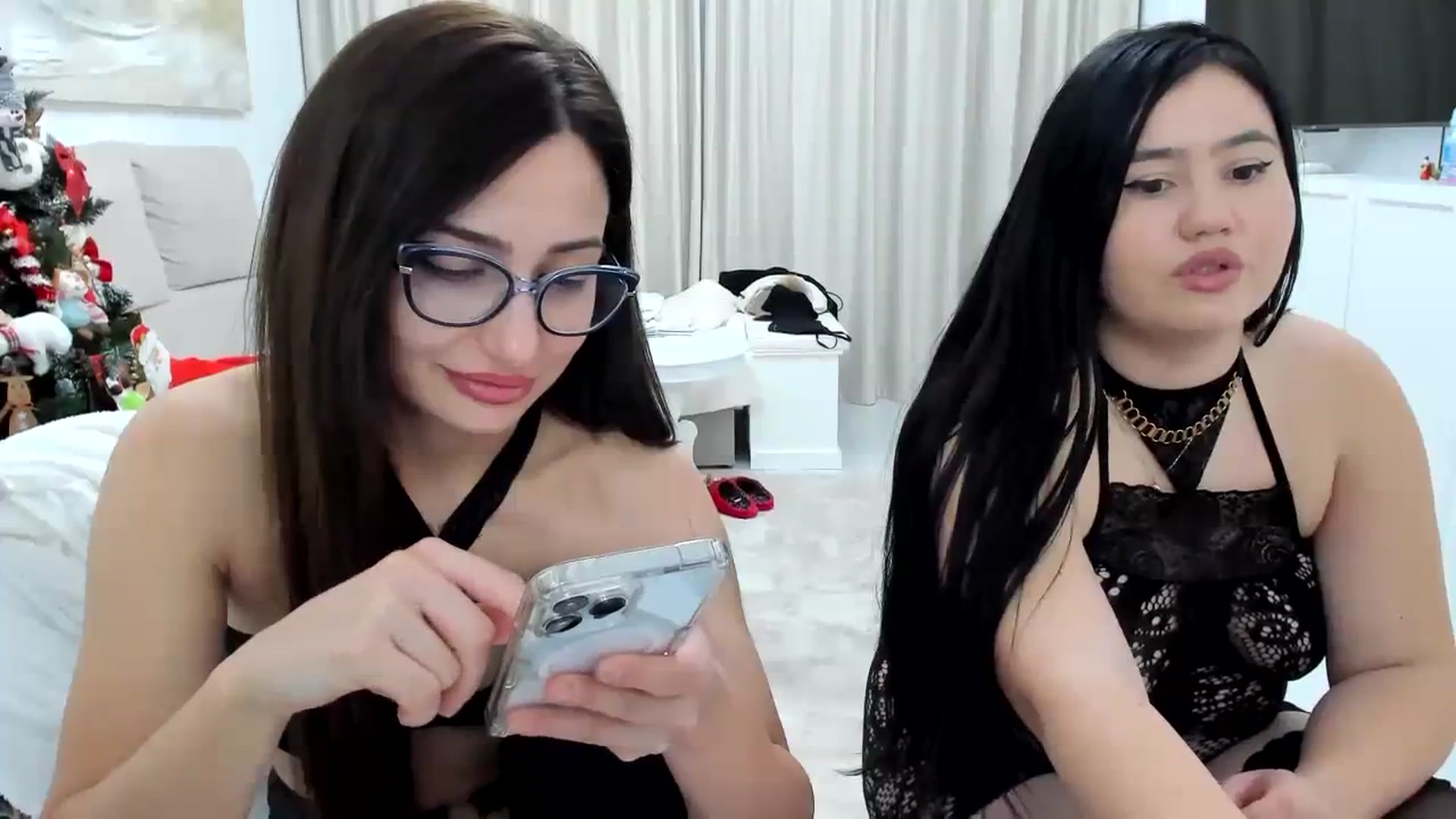 Gallery image thumbnail from Wennndyk's myfreecams stream on, 01/06/2024, 21:48 image 2 of 20