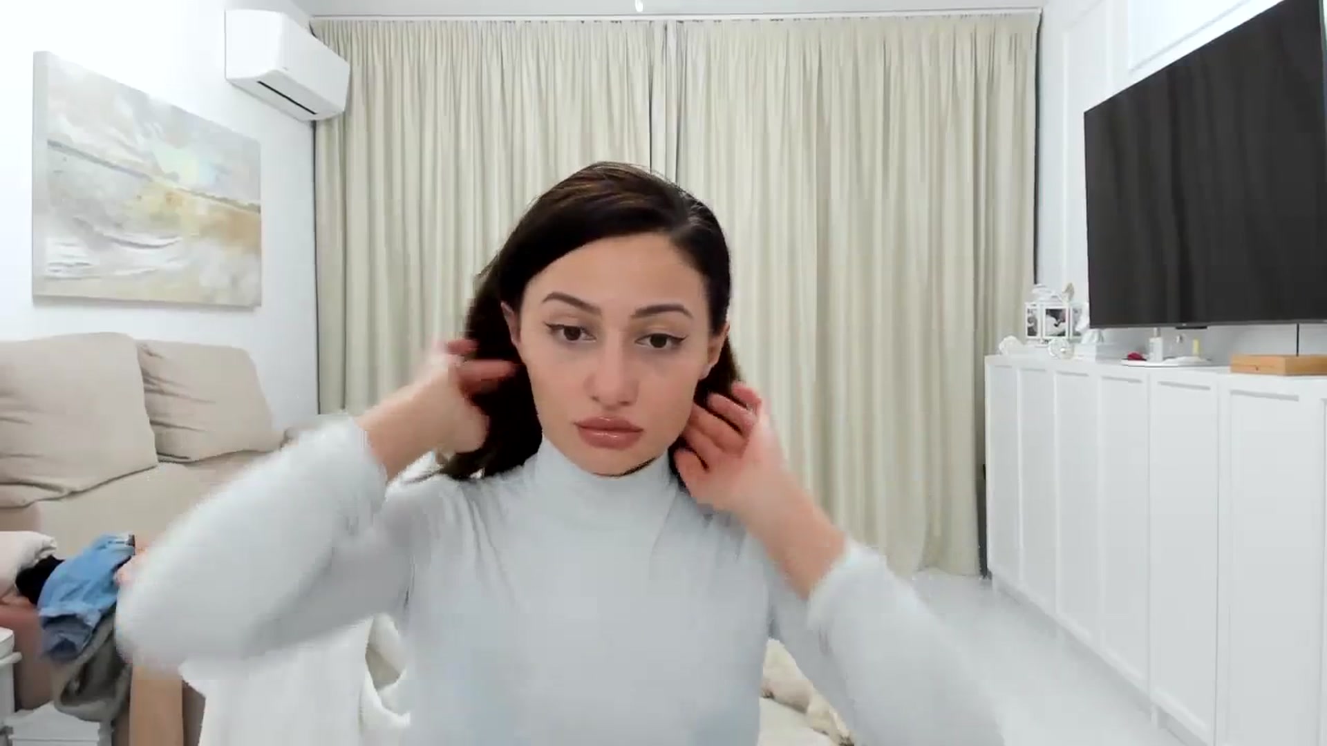 Gallery image thumbnail from Wennndyk's myfreecams stream on, 02/08/2024, 24:01 image 17 of 20