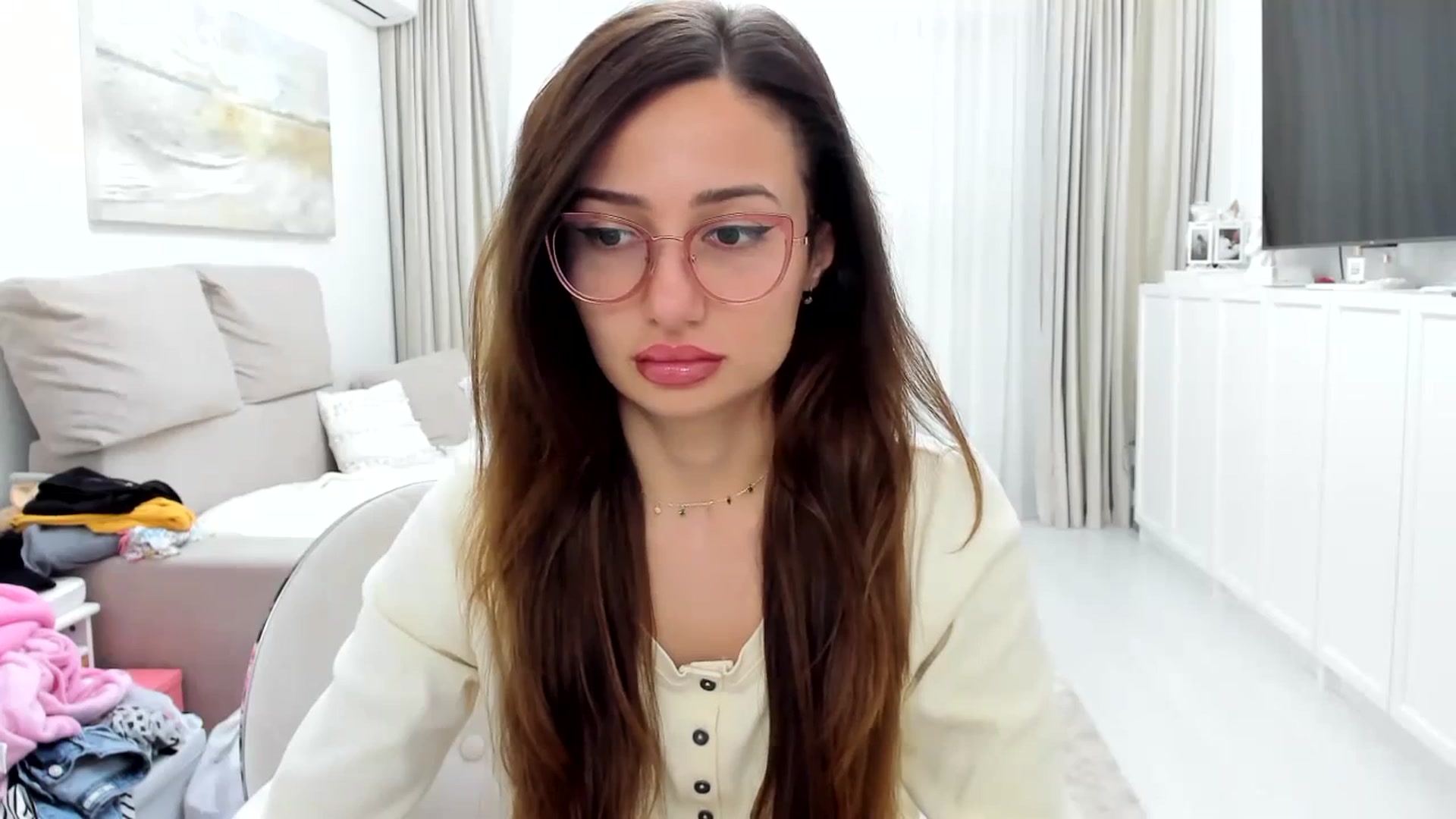 Gallery image thumbnail from Wennndyk's myfreecams stream on, 04/13/2024, 22:48 image 9 of 20