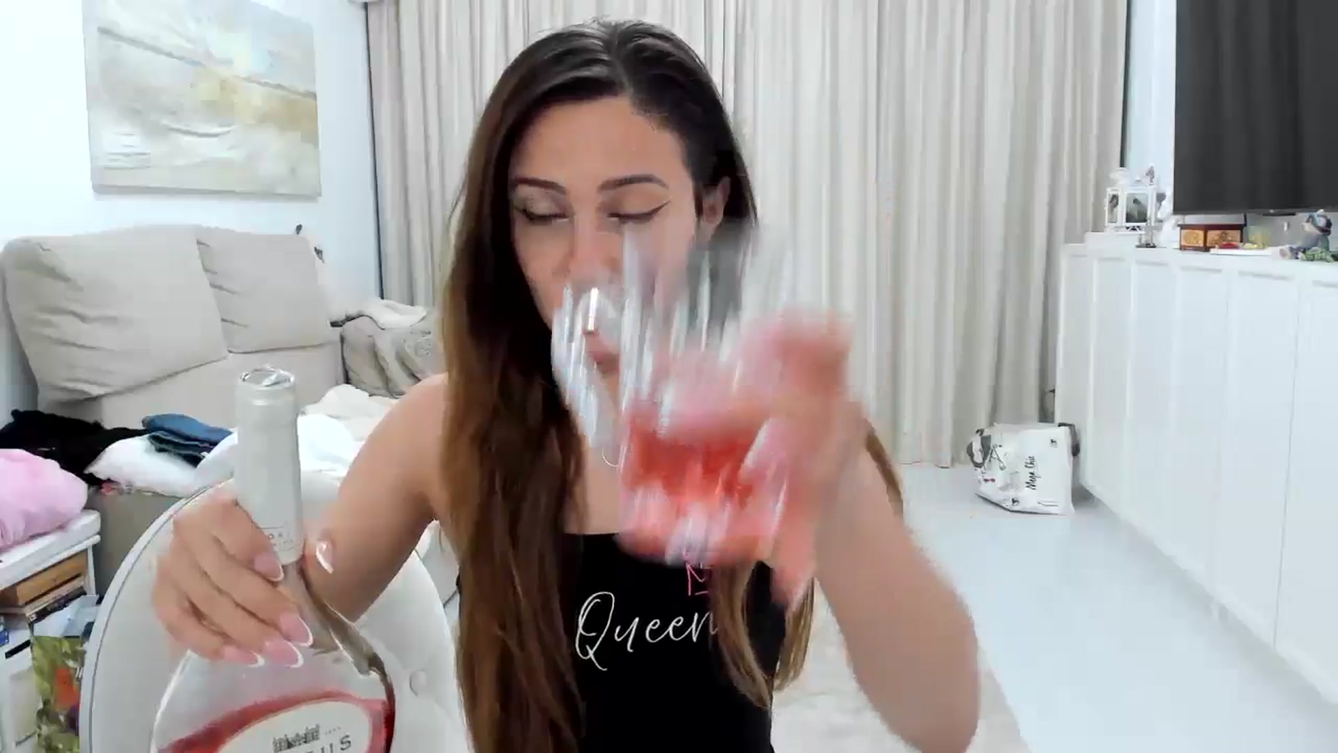 Gallery image thumbnail from Wennndyk's myfreecams stream on, 05/03/2024, 22:04 image 5 of 20