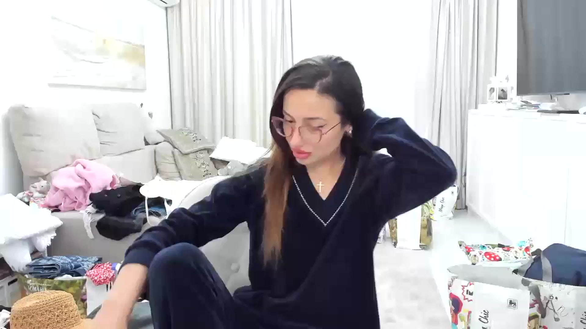 Gallery image thumbnail from Wennndyk's myfreecams stream on, 05/17/2024, 22:07 image 1 of 20
