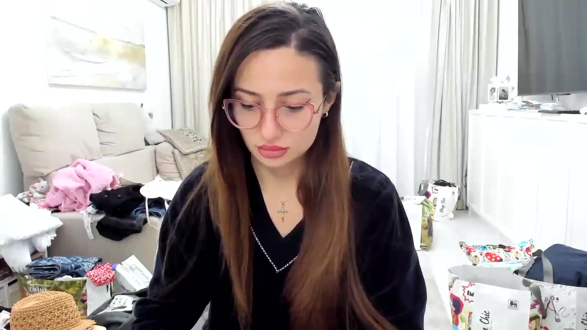 Gallery image thumbnail from Wennndyk's myfreecams stream on, 05/17/2024, 22:07 image 2 of 20