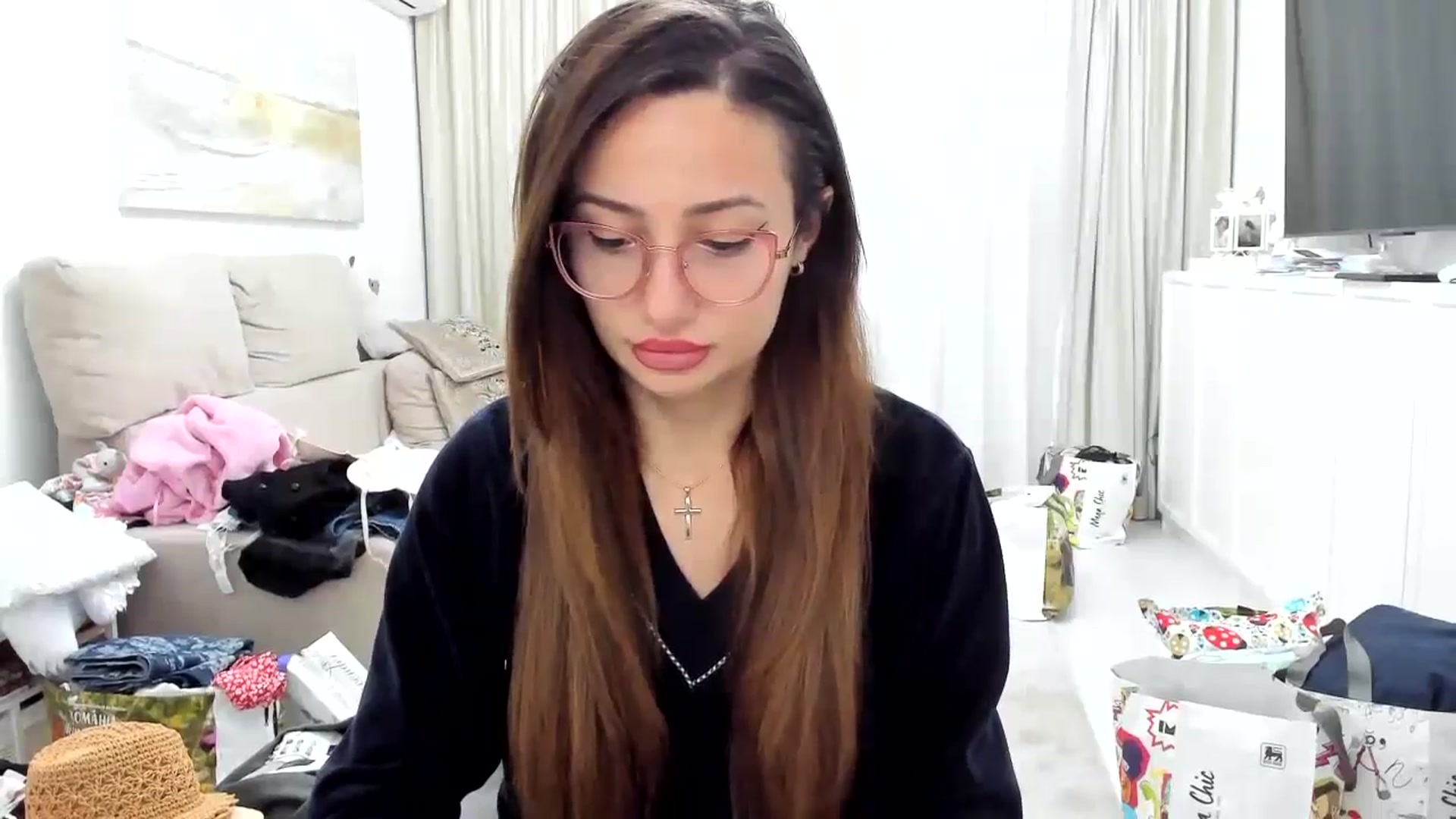 Gallery image thumbnail from Wennndyk's myfreecams stream on, 05/17/2024, 22:07 image 3 of 20