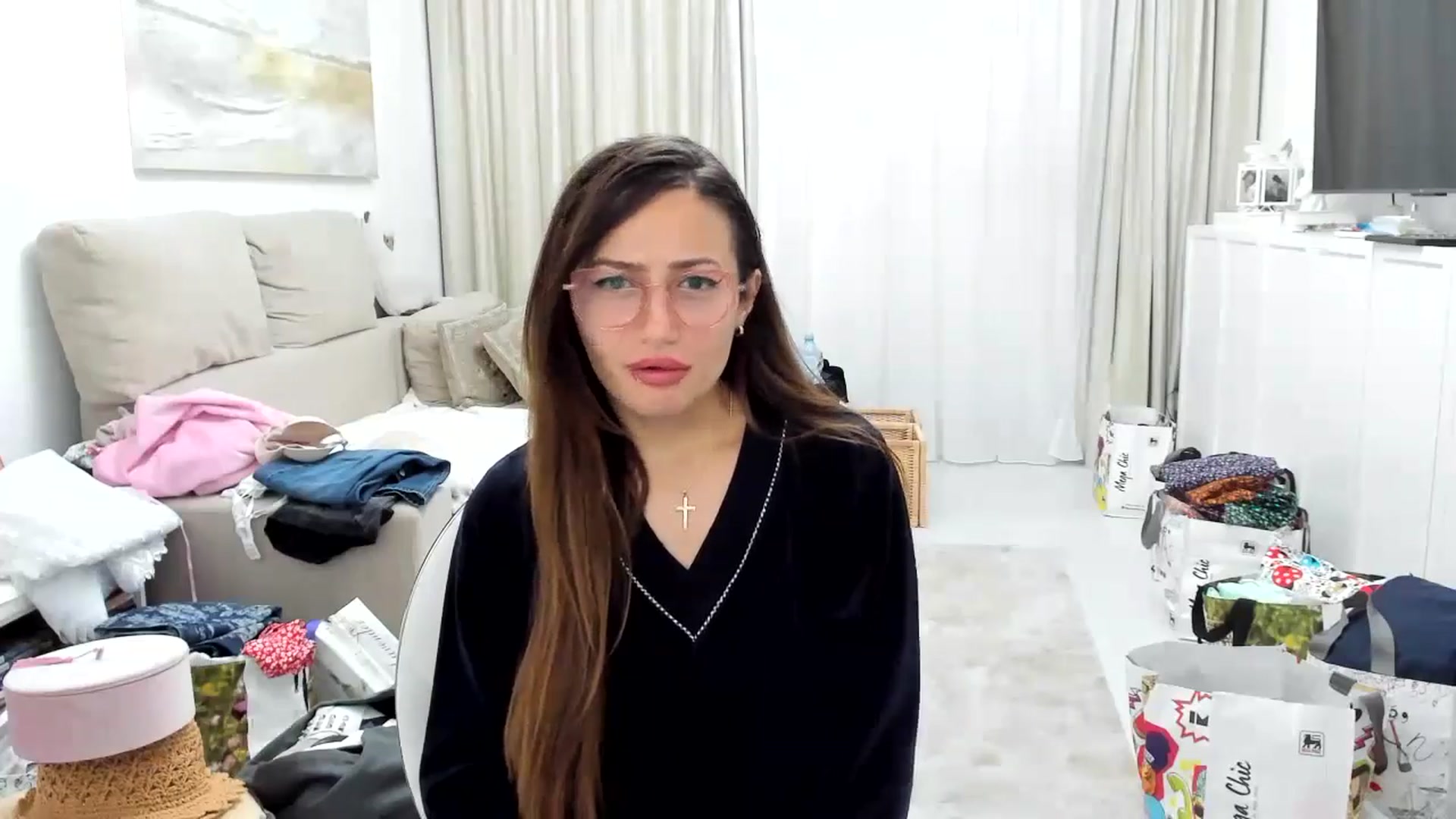 Gallery image thumbnail from Wennndyk's myfreecams stream on, 05/17/2024, 23:24 image 13 of 20