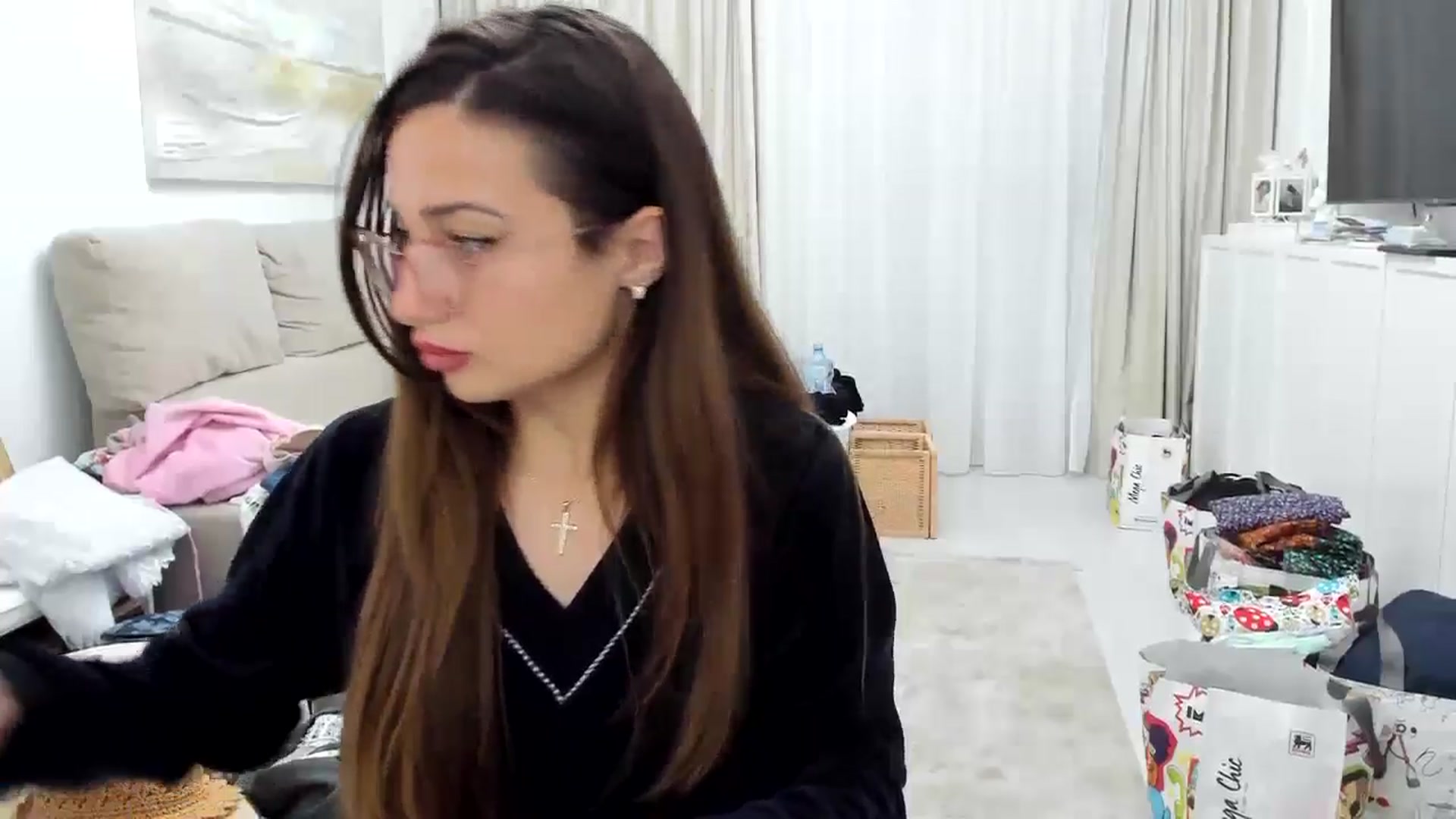 Gallery image thumbnail from Wennndyk's myfreecams stream on, 05/17/2024, 23:24 image 7 of 20