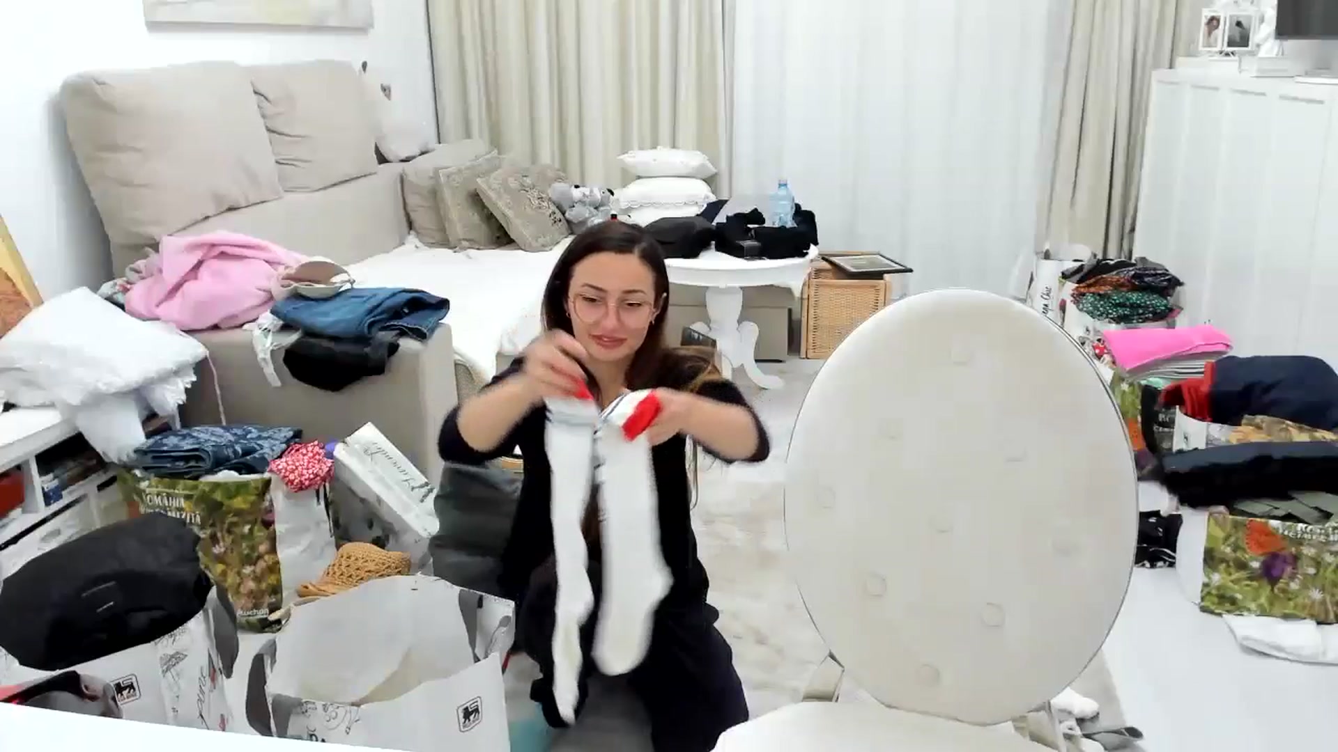 Gallery image thumbnail from Wennndyk's myfreecams stream on, 05/17/2024, 23:55 image 11 of 20