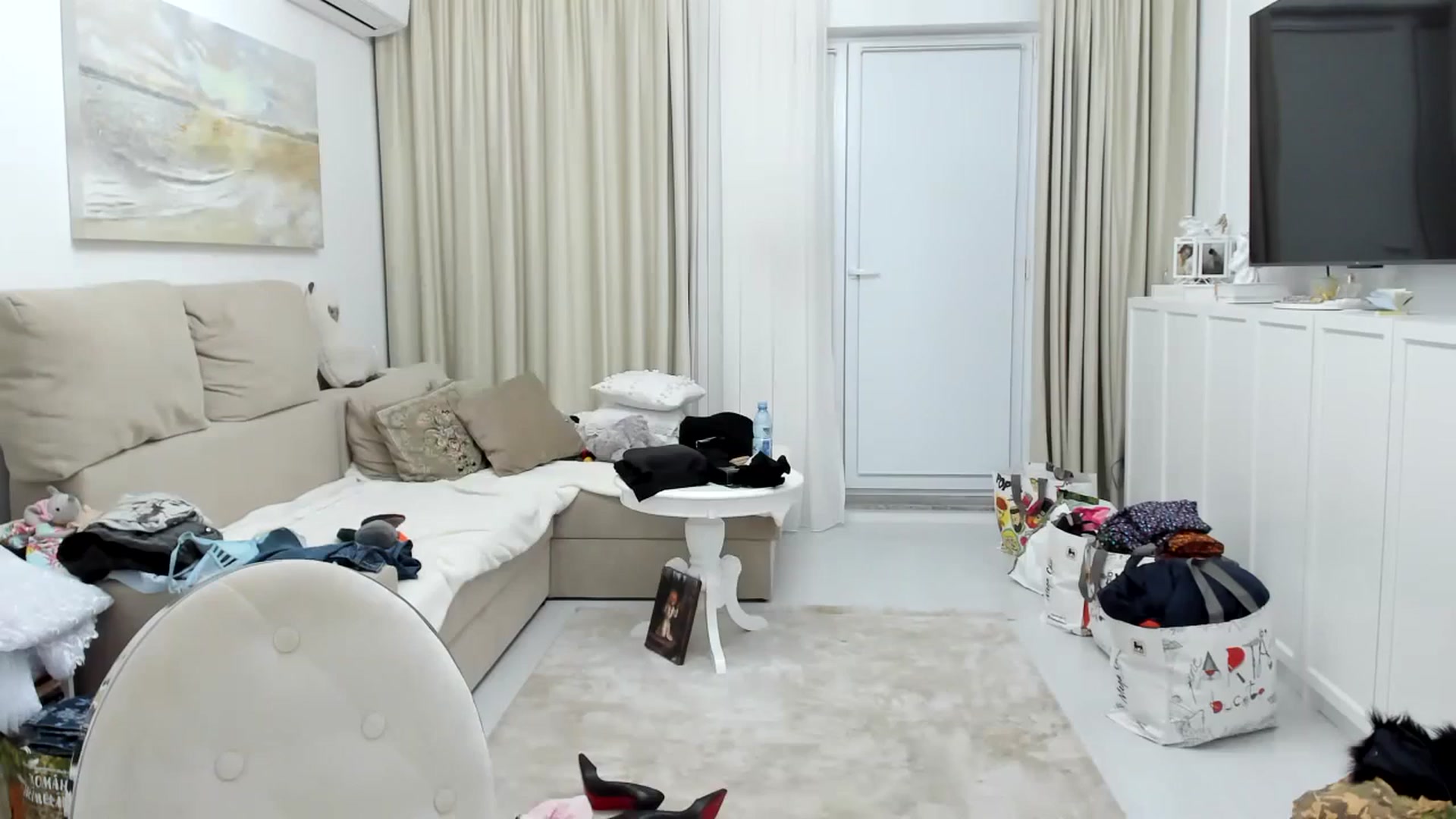 Gallery image thumbnail from Wennndyk's myfreecams stream on, 05/22/2024, 01:21 image 1 of 20