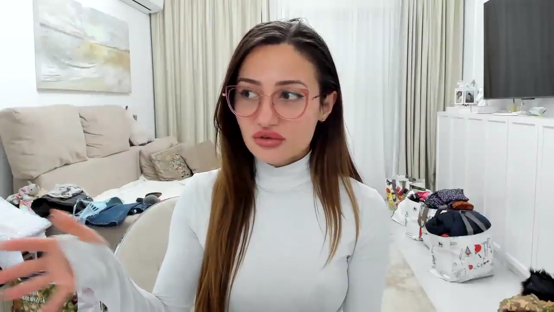 Gallery image thumbnail from Wennndyk's myfreecams stream on, 05/22/2024, 01:21 image 4 of 20