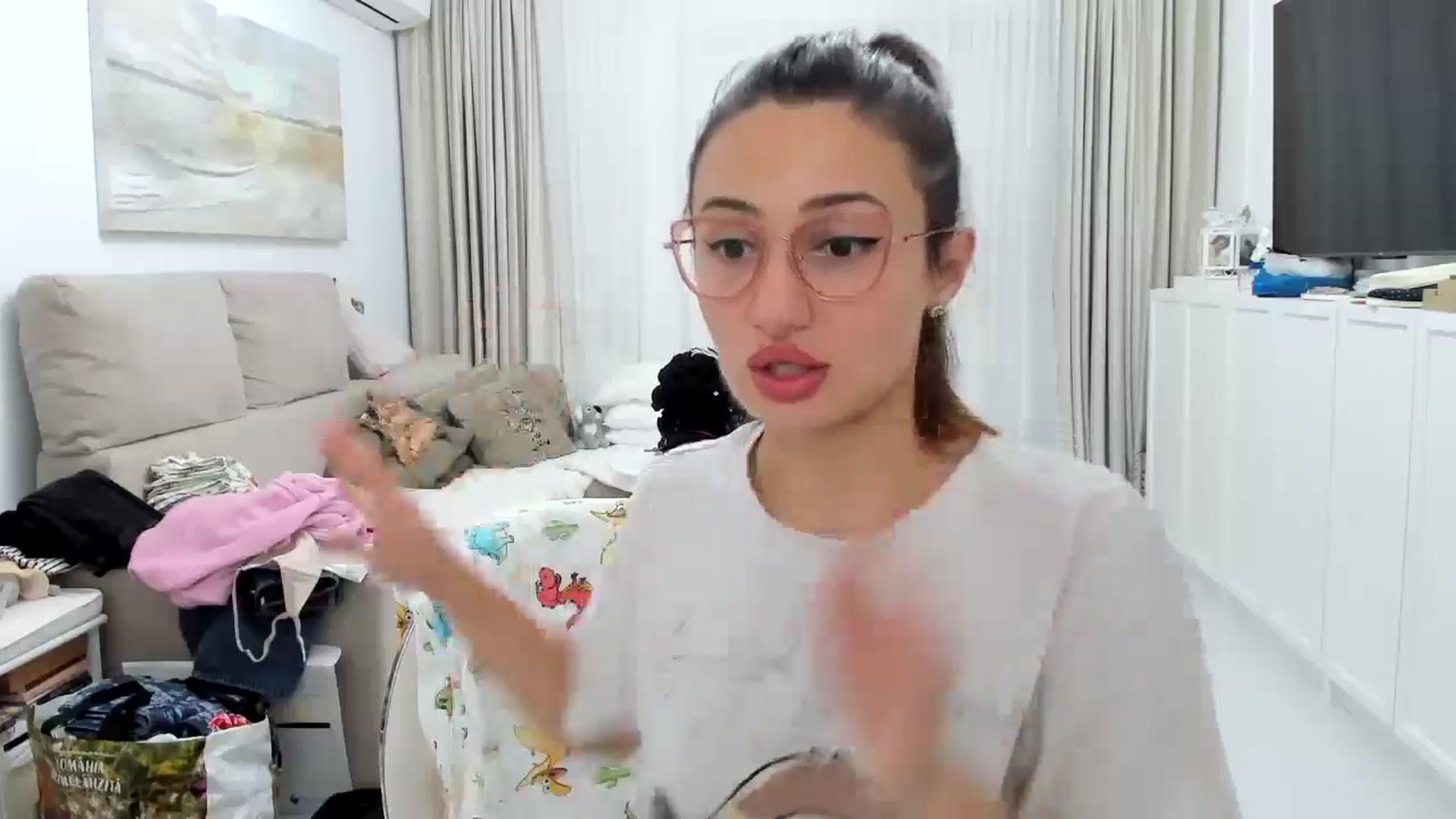 Gallery image thumbnail from Wennndyk's myfreecams stream on, 05/27/2024, 21:19 image 6 of 20
