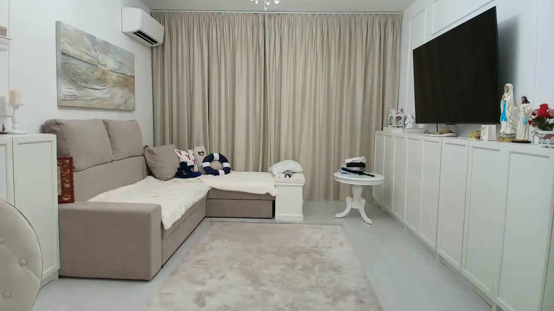Gallery image thumbnail from Wennndyk's myfreecams stream on, 08/10/2024, 12:46 image 4 of 20