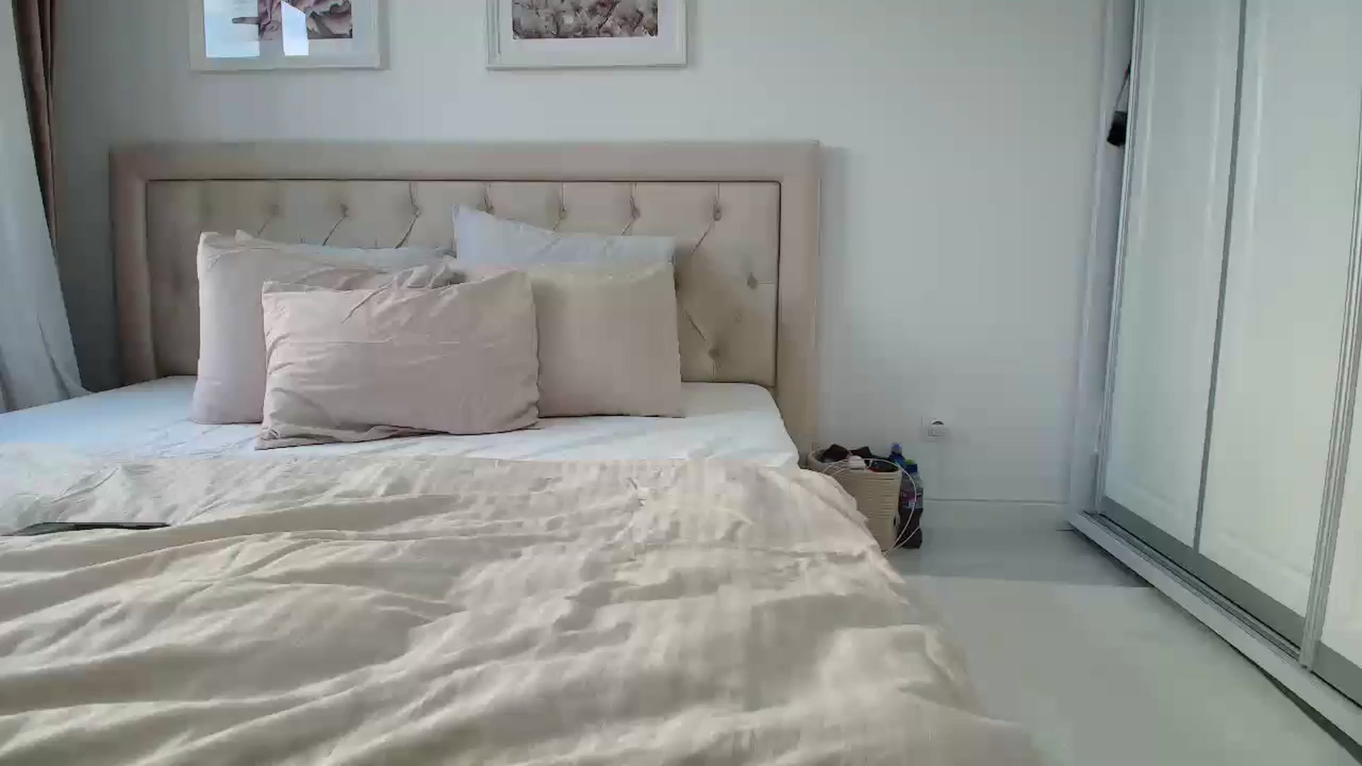 Gallery image thumbnail from Wennndyk's myfreecams stream on, 08/10/2024, 14:54 image 15 of 20