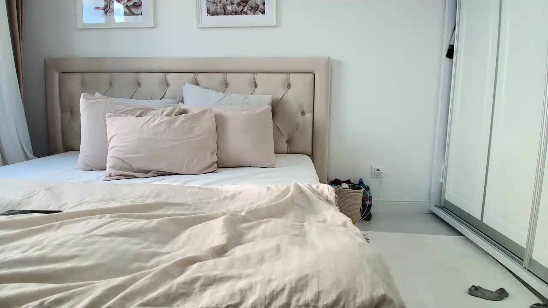 Gallery image thumbnail from Wennndyk's myfreecams stream on, 08/10/2024, 14:54 image 14 of 20