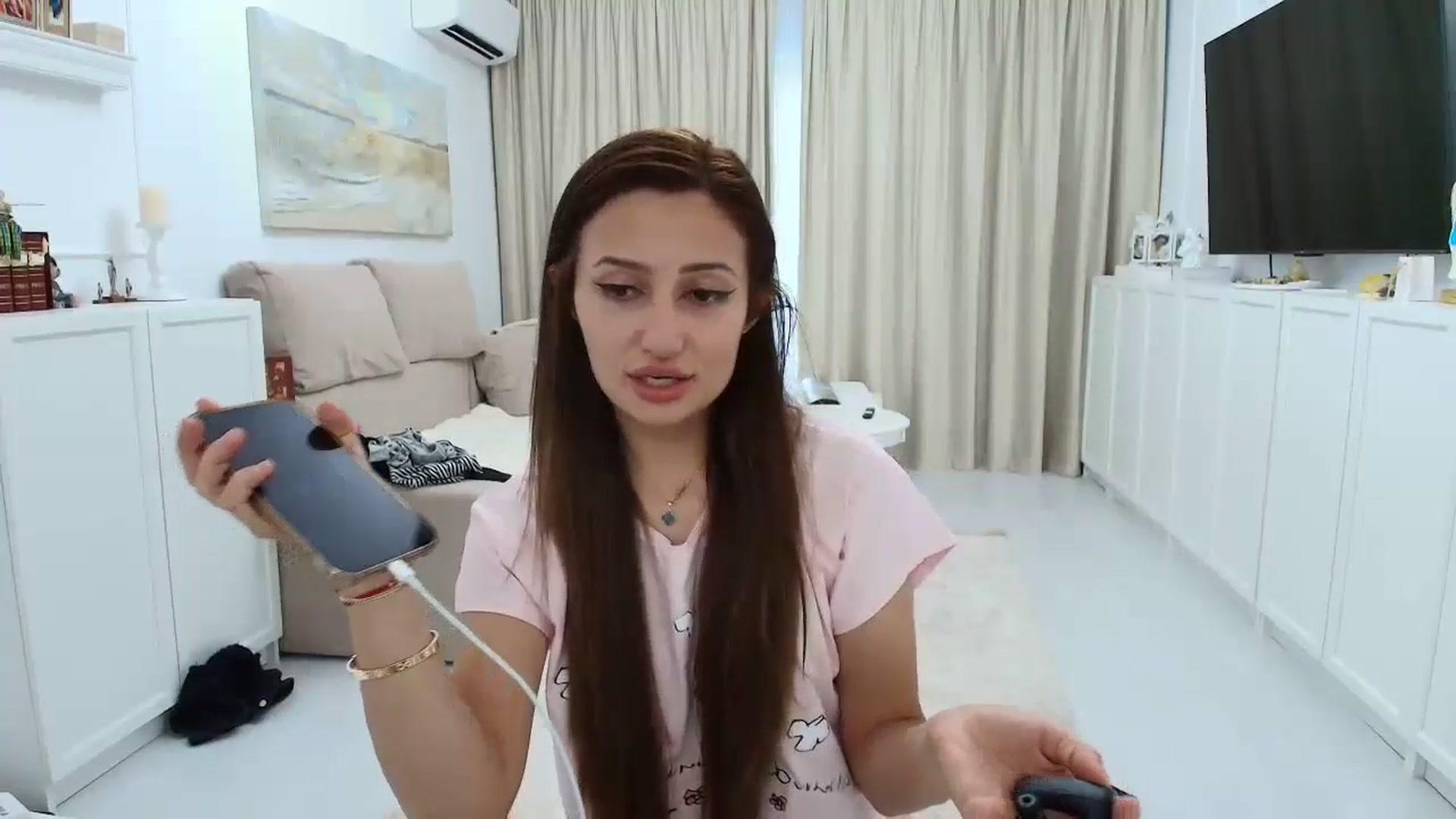 Gallery image thumbnail from Wennndyk's myfreecams stream on, 08/18/2024, 16:07 image 5 of 20