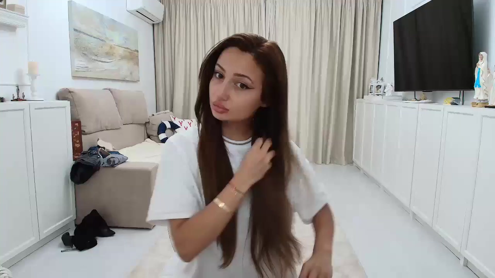 Gallery image thumbnail from Wennndyk's myfreecams stream on, 08/25/2024, 19:46 image 1 of 20