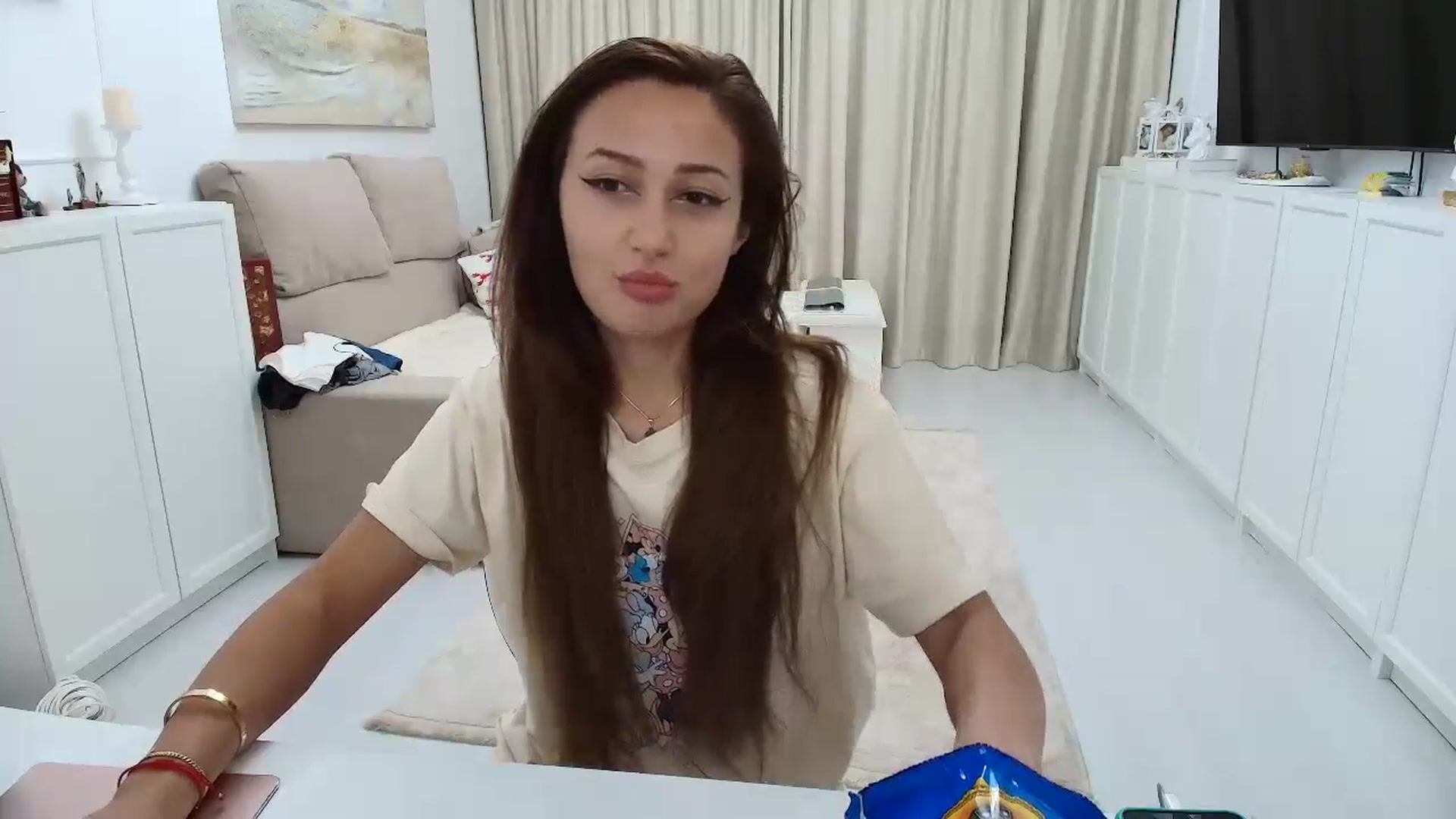 Gallery image thumbnail from Wennndyk's myfreecams stream on, 08/26/2024, 22:25 image 18 of 20