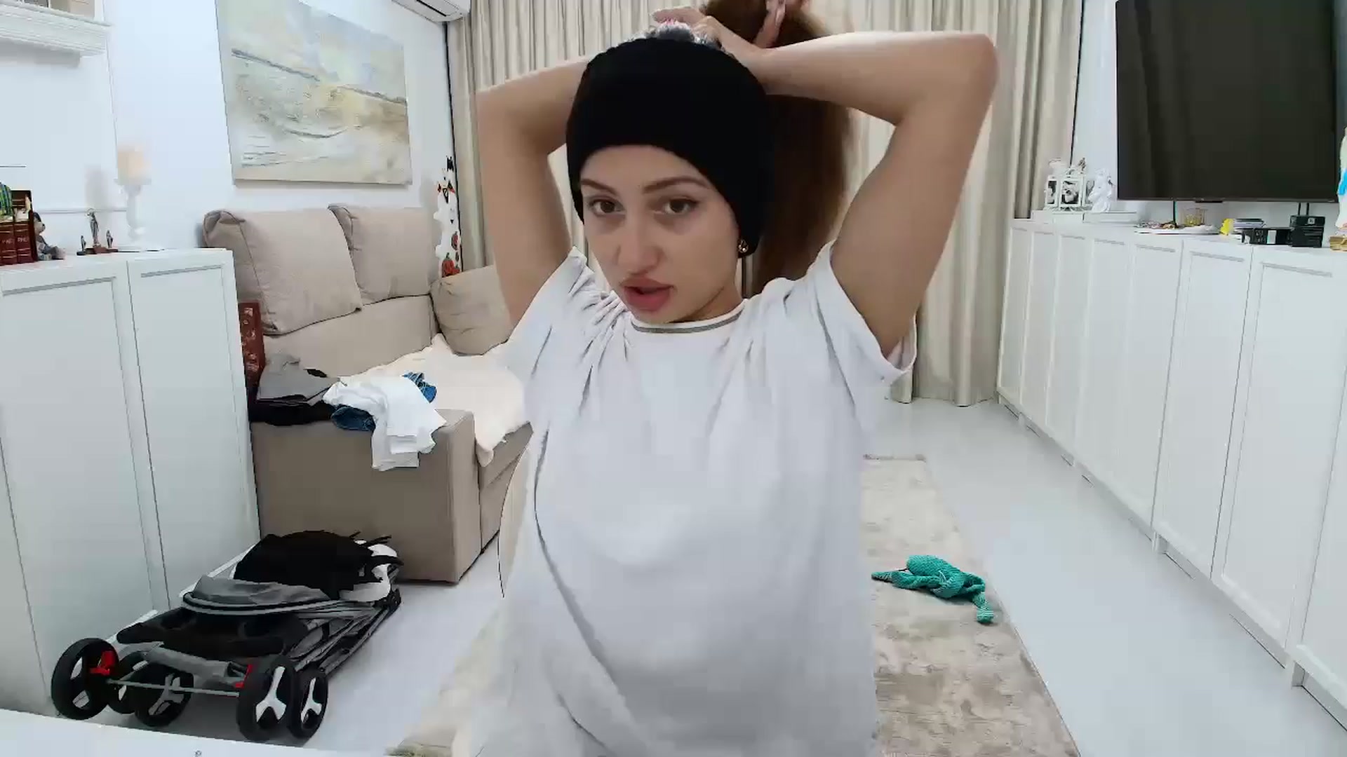 Gallery image thumbnail from Wennndyk's myfreecams stream on, 10/25/2024, 23:45 image 1 of 20